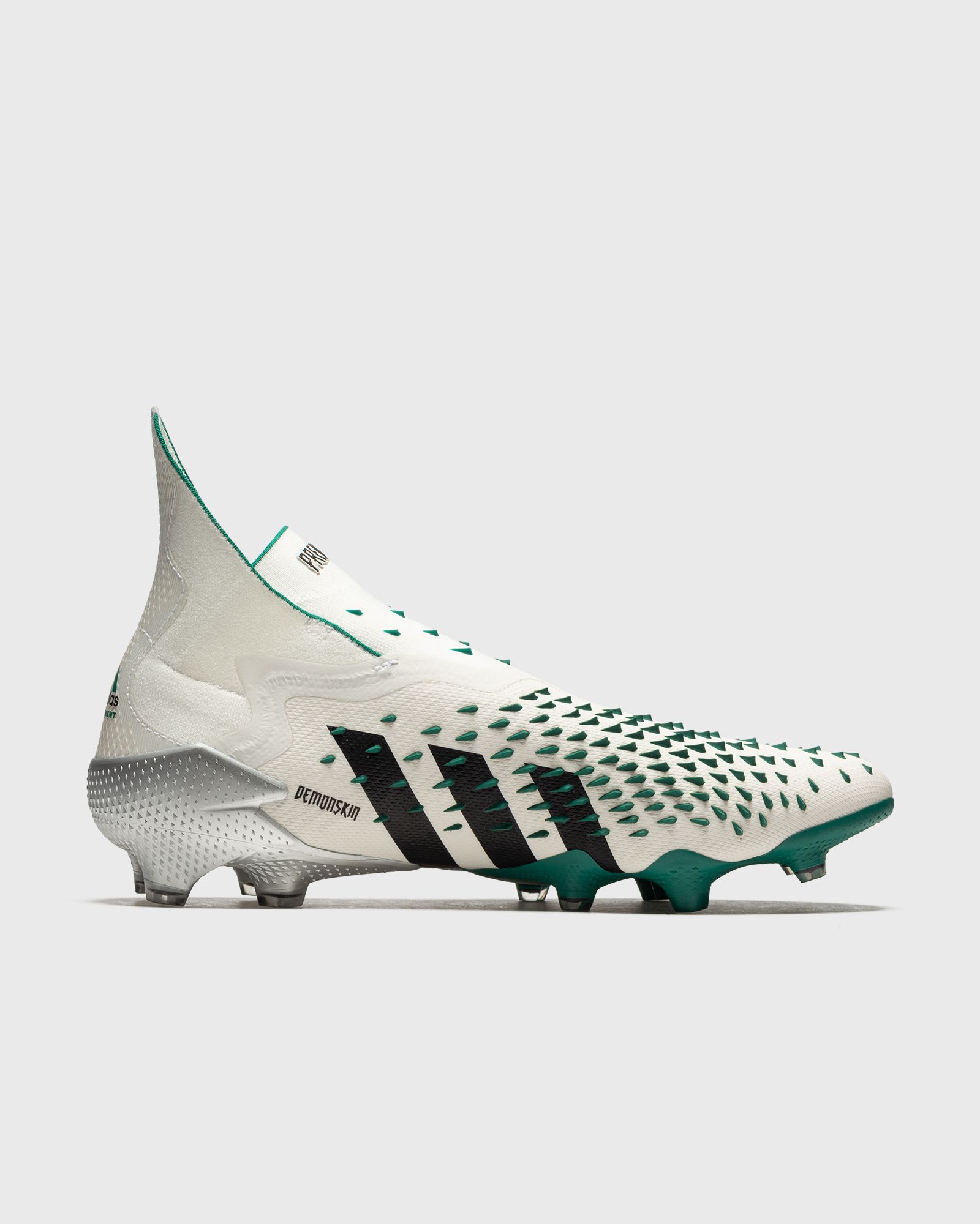 PREDATOR FREAK+ EQT FIRM GROUND CLEATS