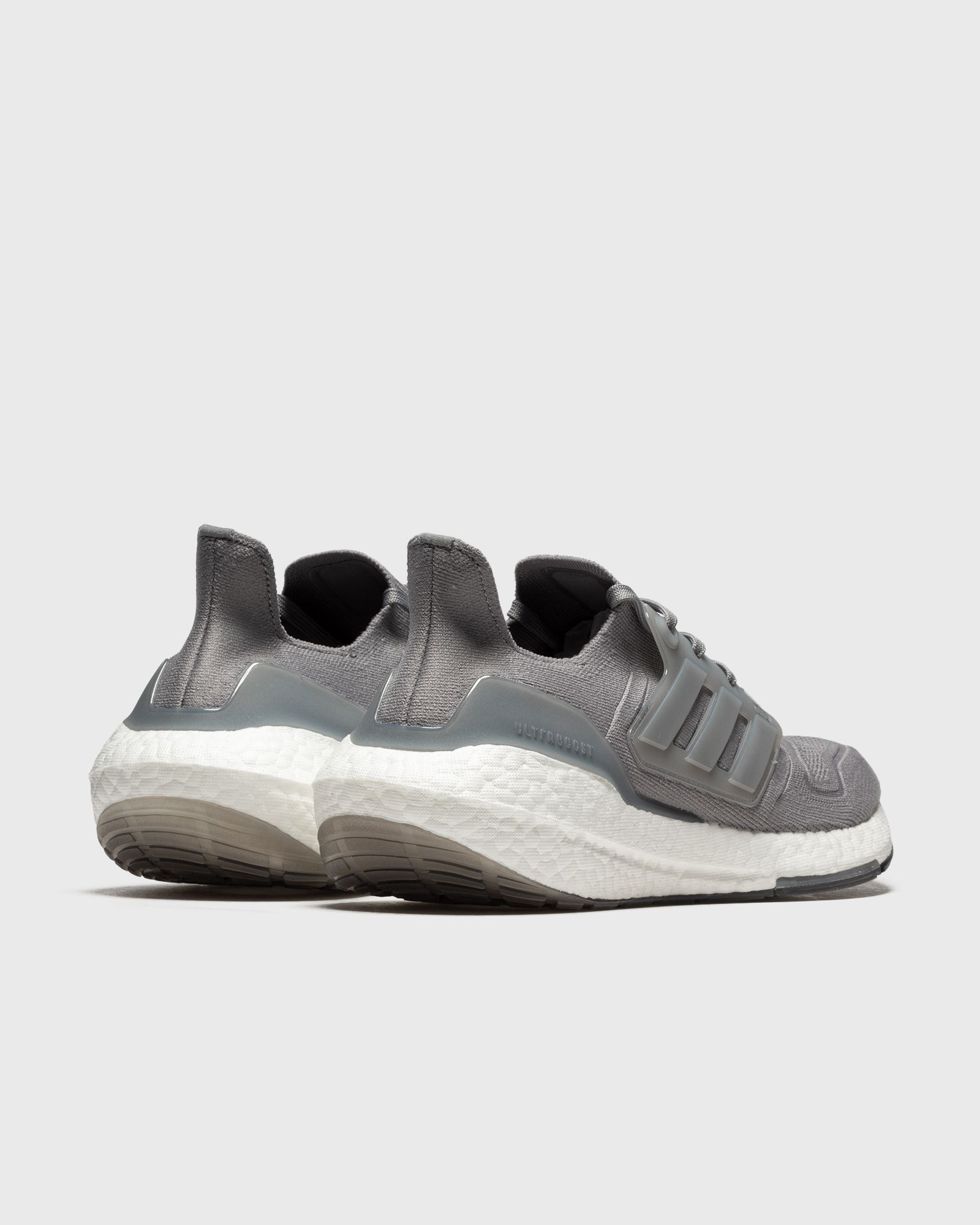 ULTRABOOST 22