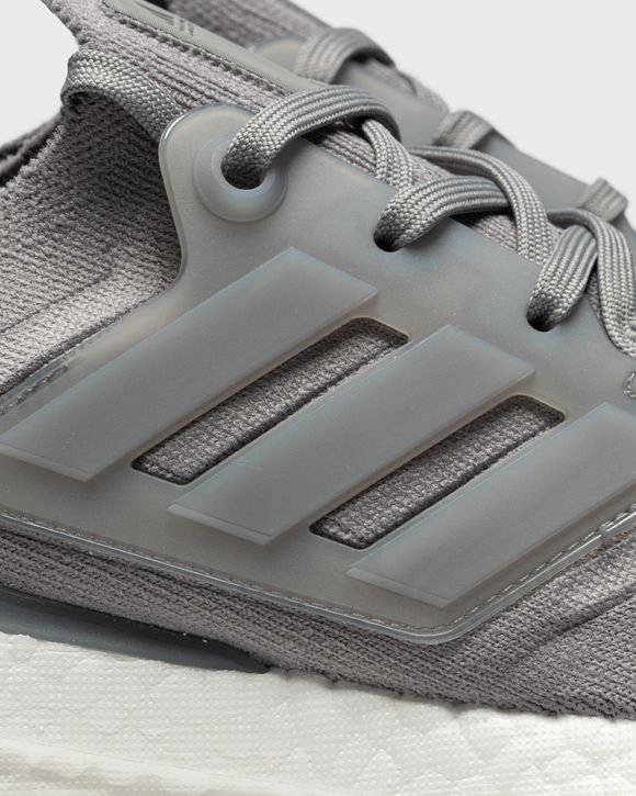ULTRABOOST 22