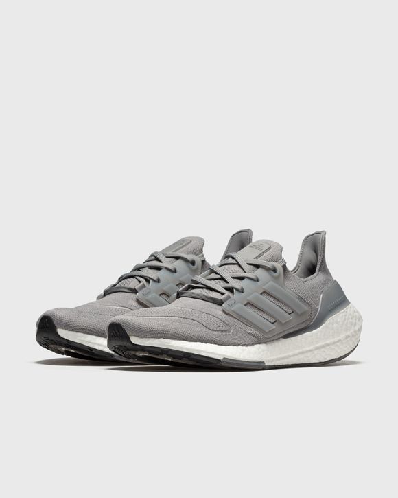 ULTRABOOST 22
