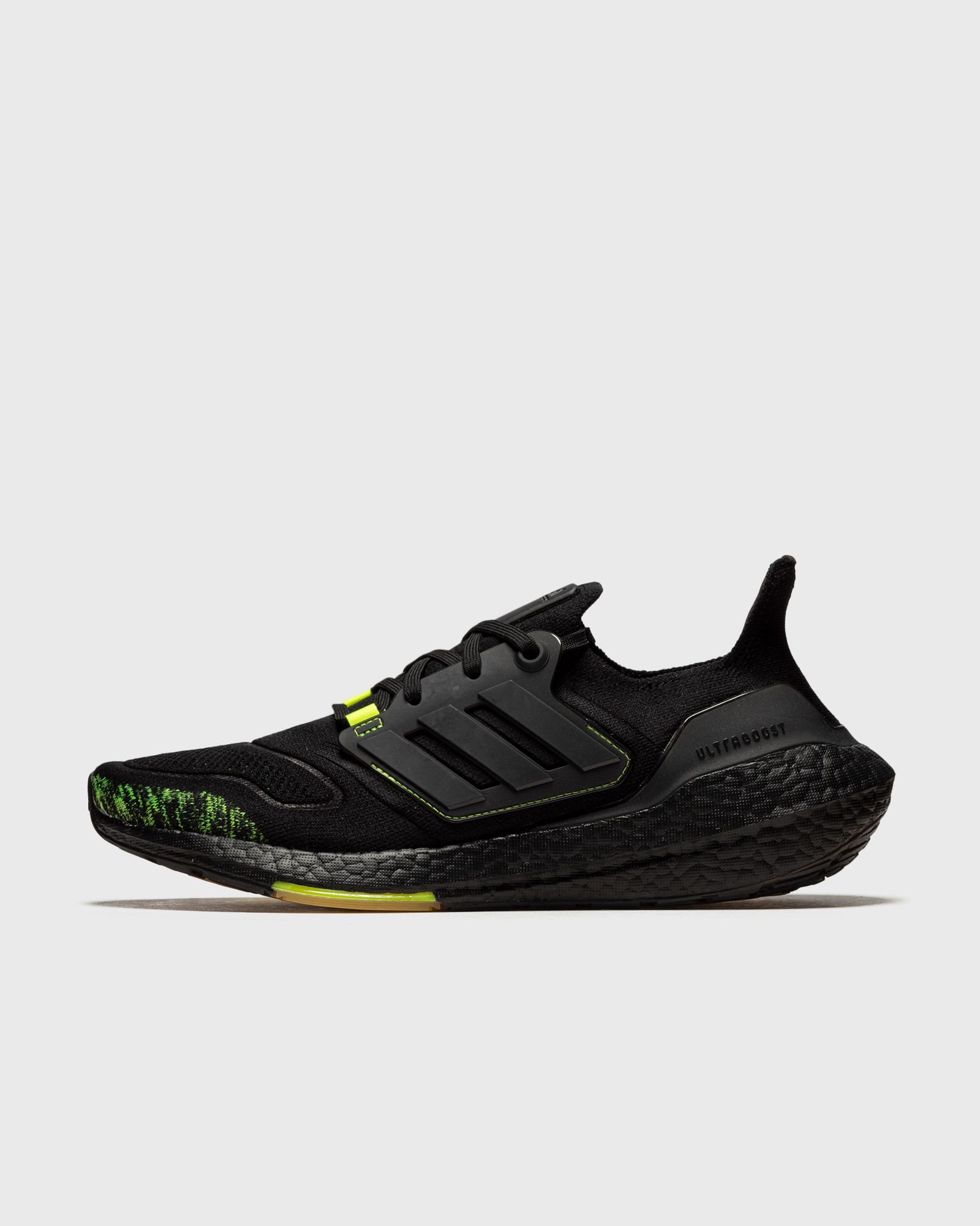 ULTRABOOST 22