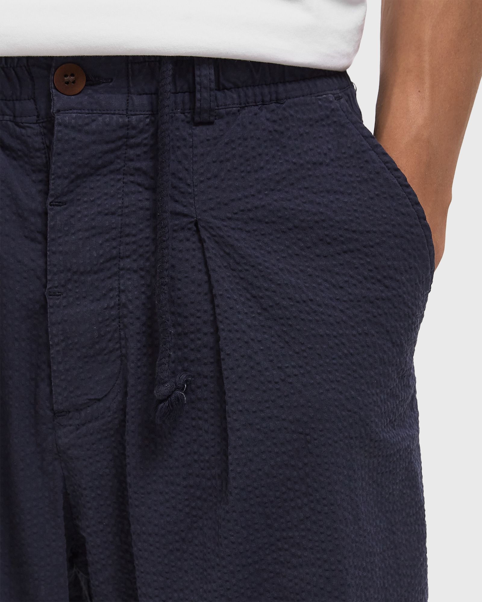 LOOSE NAVY SEERSUCKER TROUSER