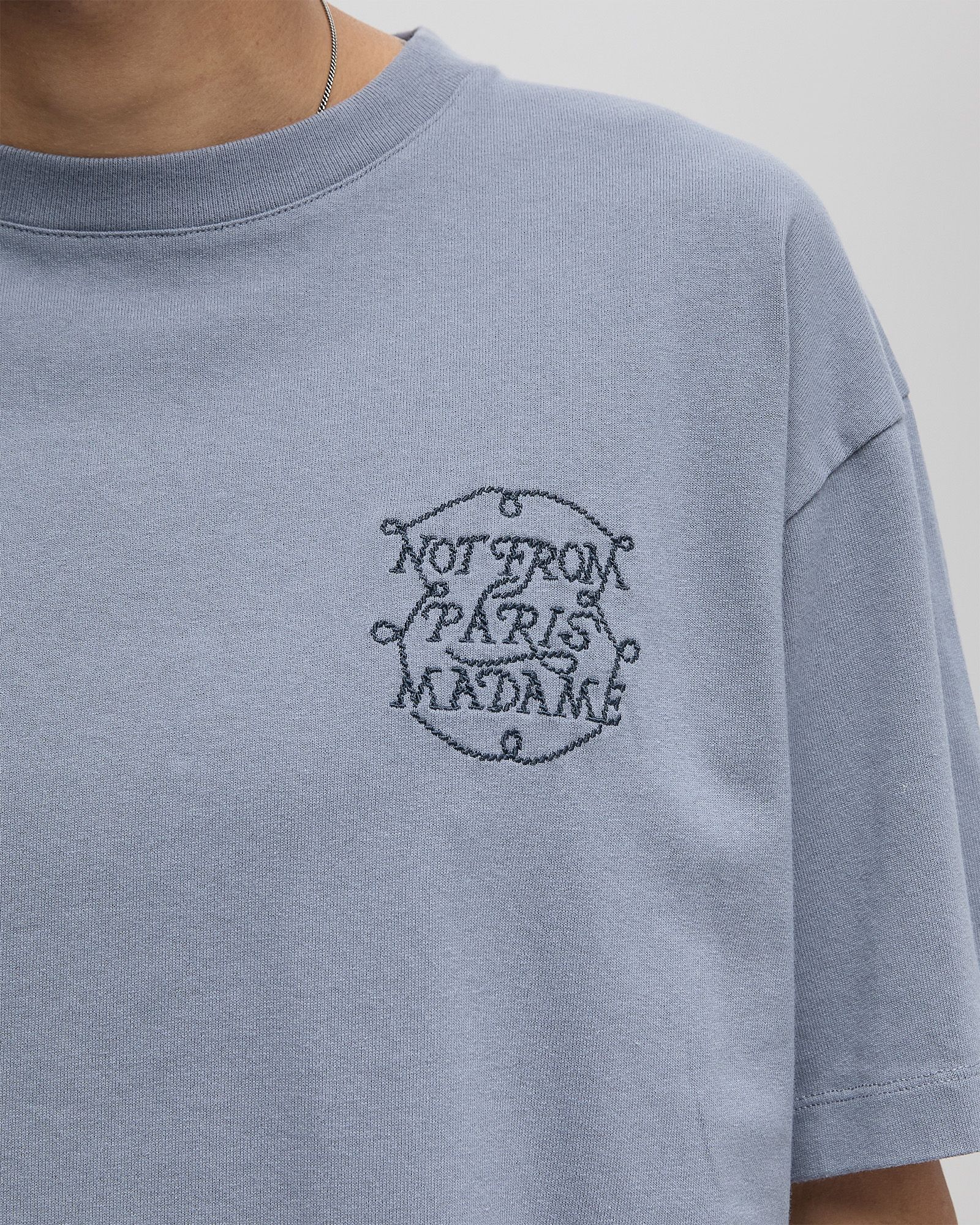 Le Tee Slogan Tresses