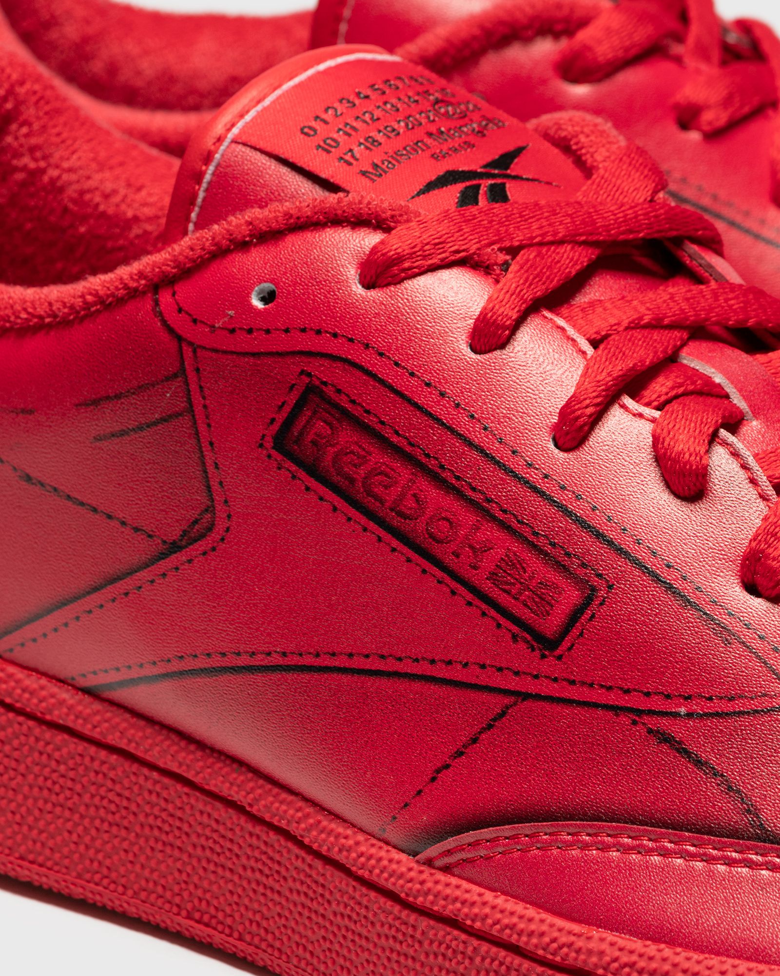 REEBOK x MAISON MARGIELA PROJECT 0 CLUB C 