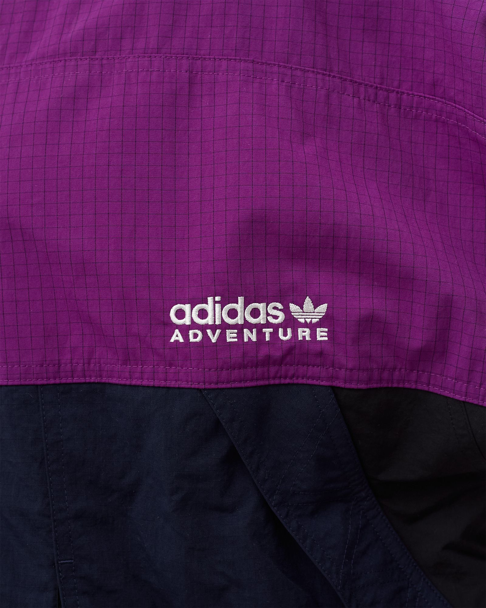 ADVENTURE TRAVERSE WINDBREAKER