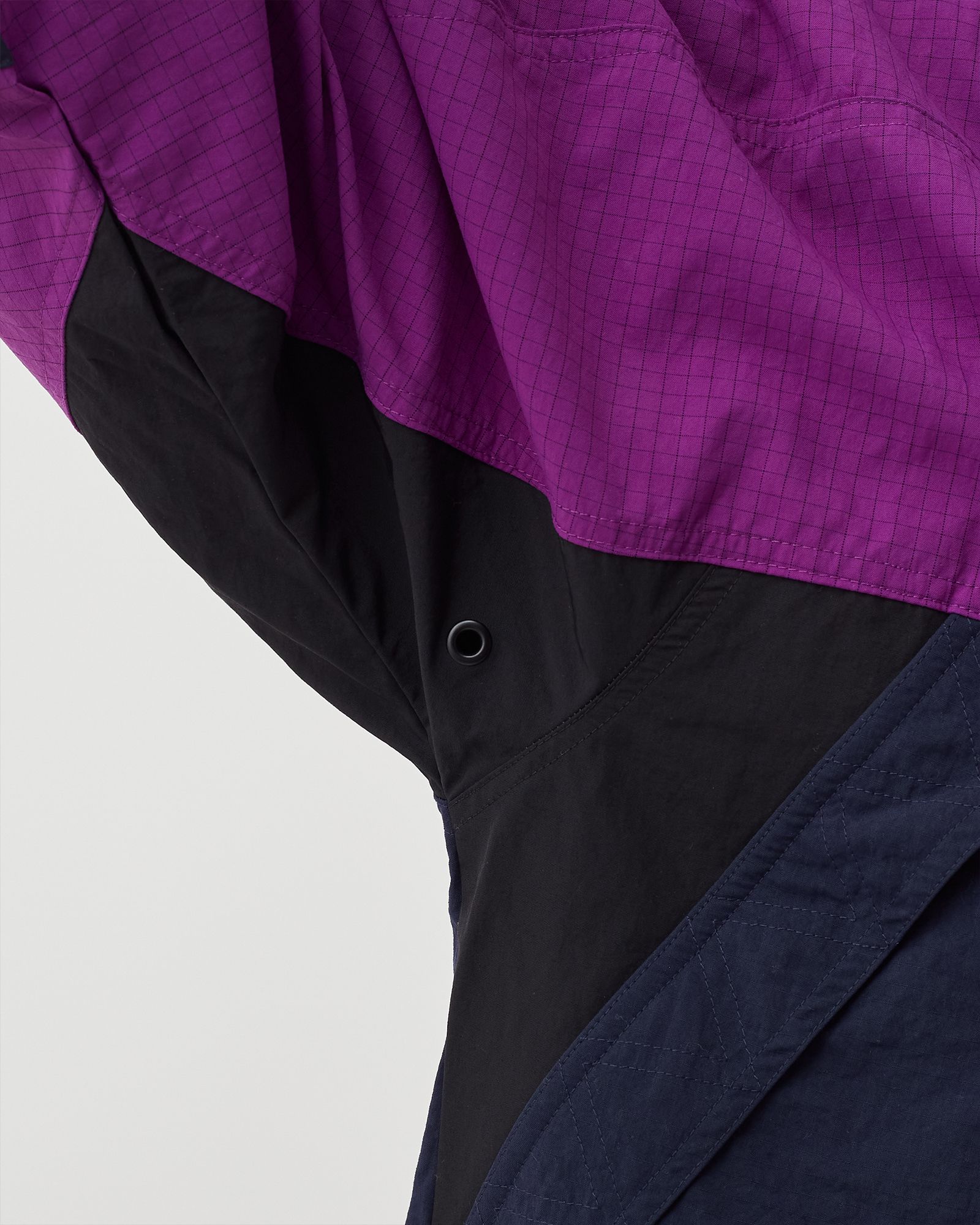 ADVENTURE TRAVERSE WINDBREAKER