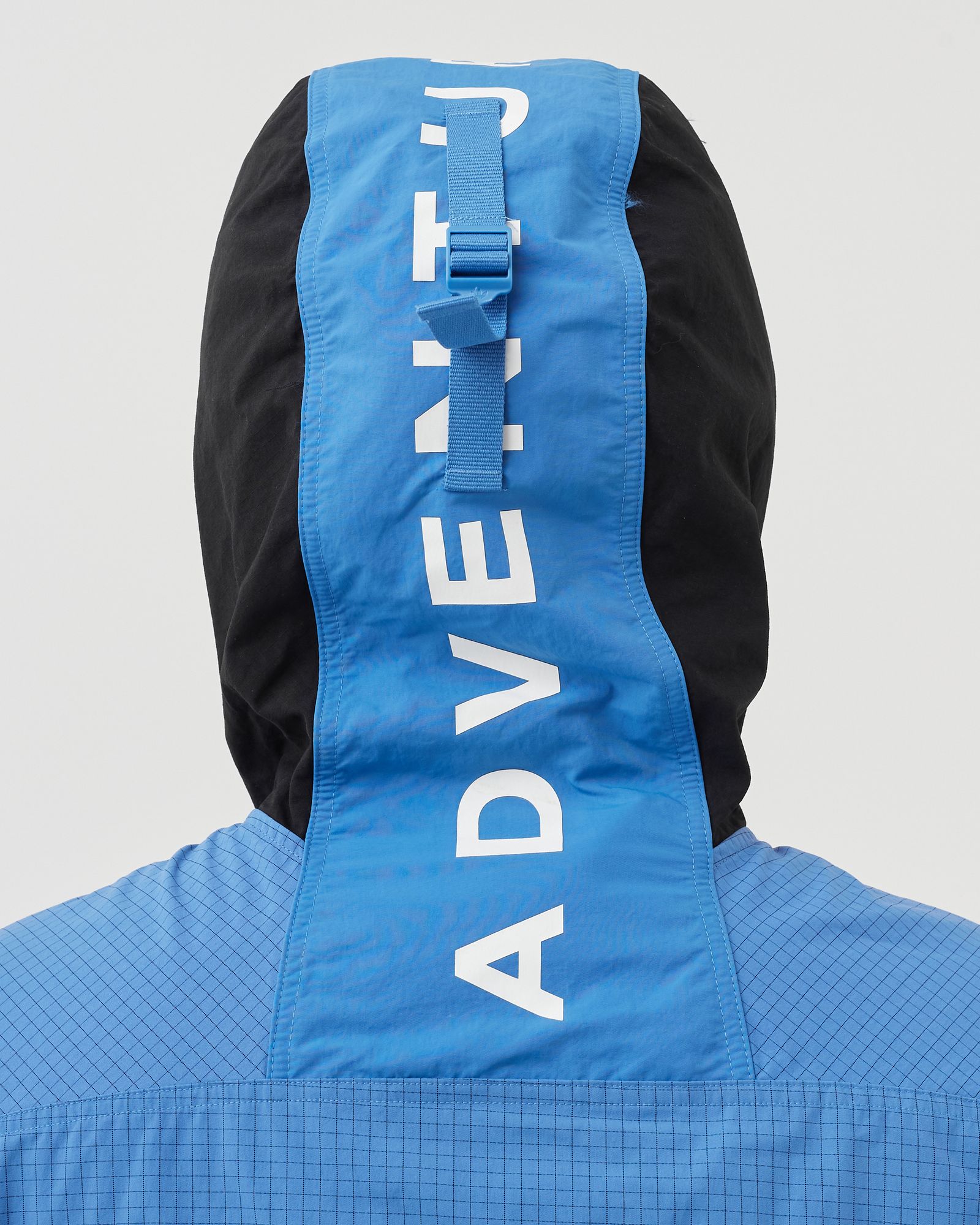 ADVENTURE TRAVERSE WINDBREAKER