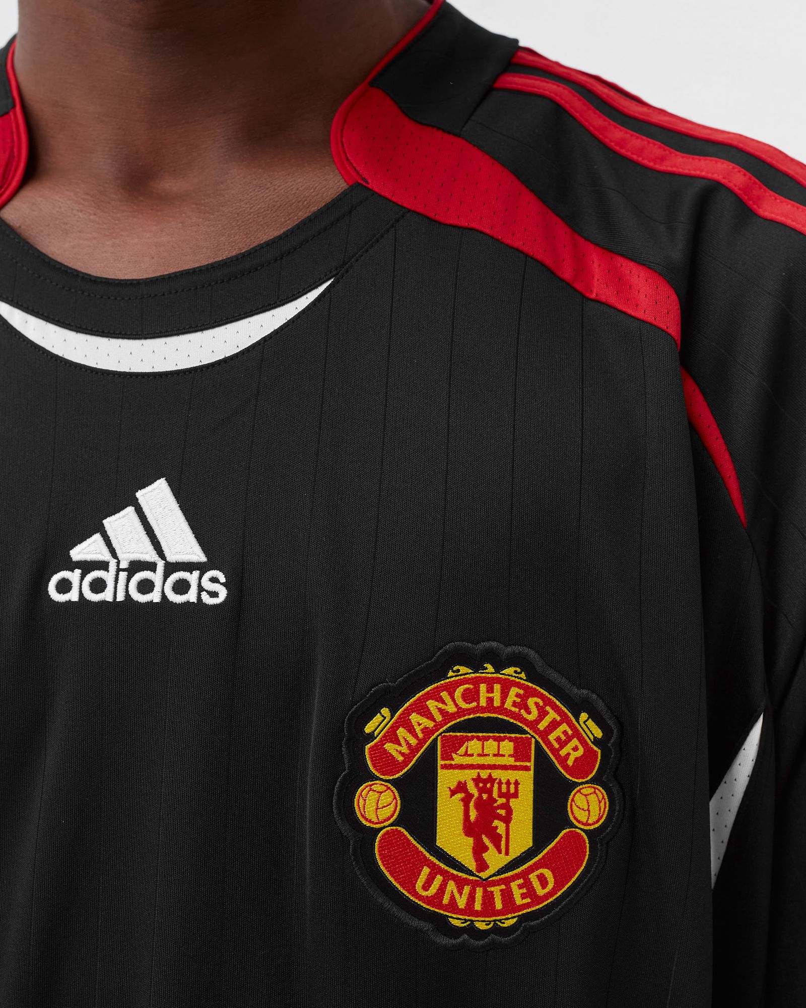 MANCHESTER UNITED TEAMGEIST JERSEY