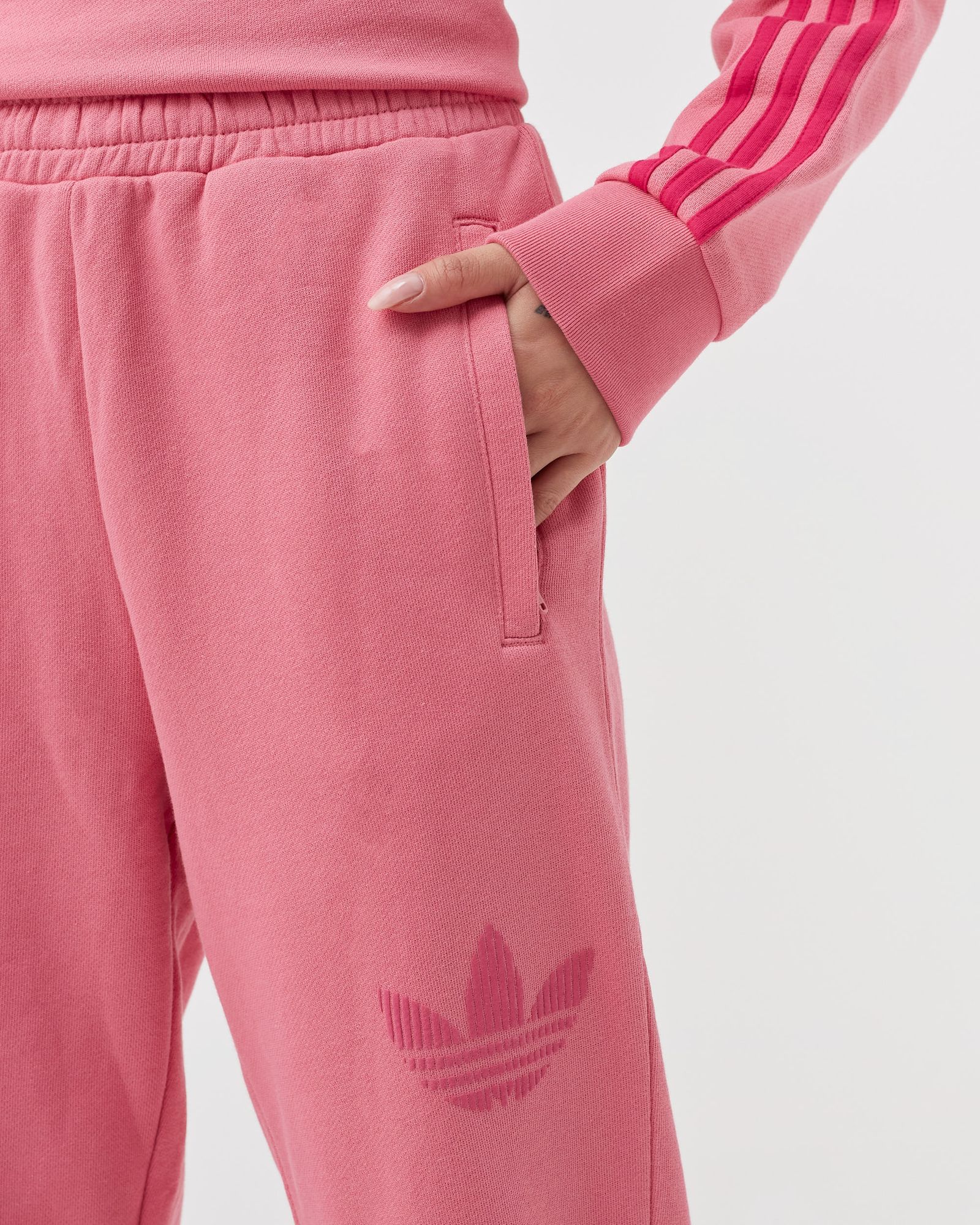 WMNS TREFOIL GRAPHIC CUFFED PANT