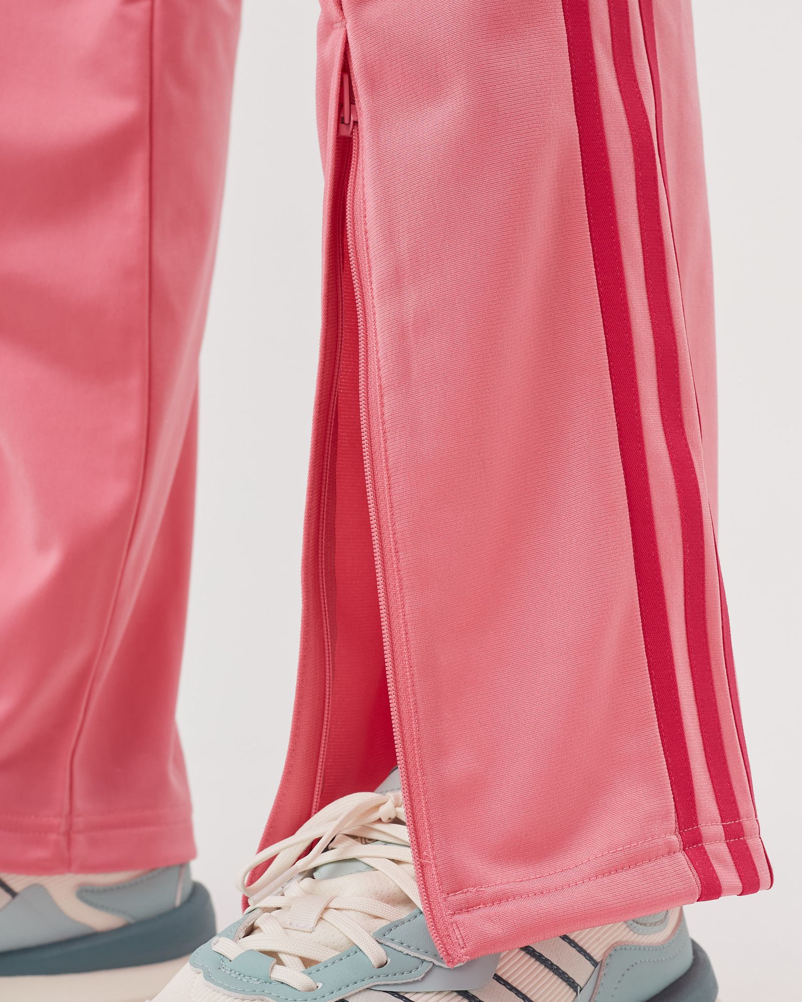 WMNS FLARED FIREBIRD FRONT-ZIP FLARED EFFECT PANTS