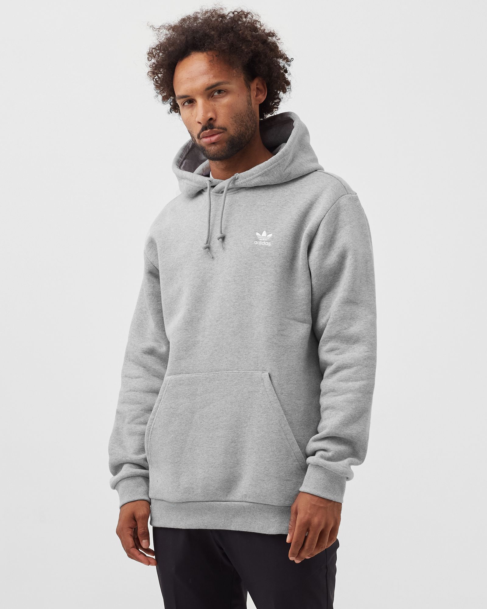 ESSENTIAL HOODIE