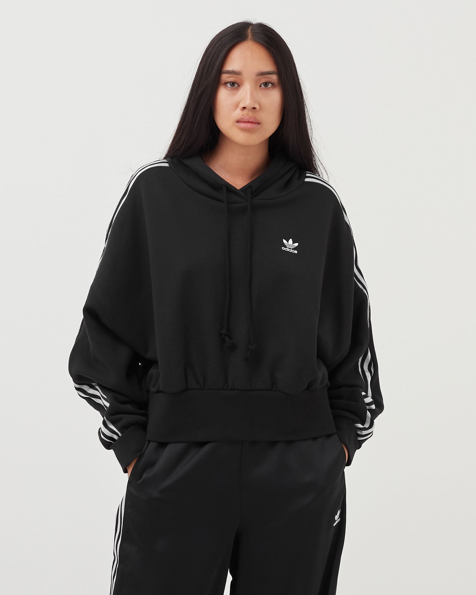 WMNS ADICOLOR CLASSICS SATIN TAPE CROPPED HOODIE