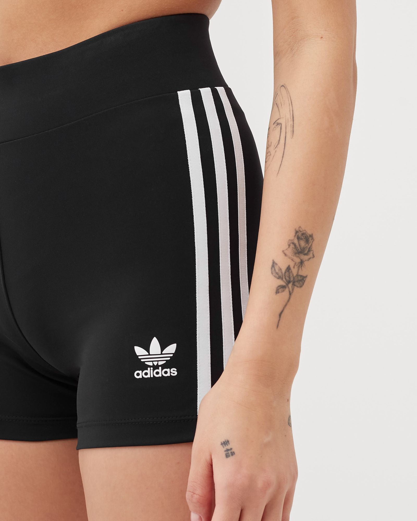 WMNS BOOTY SHORTS