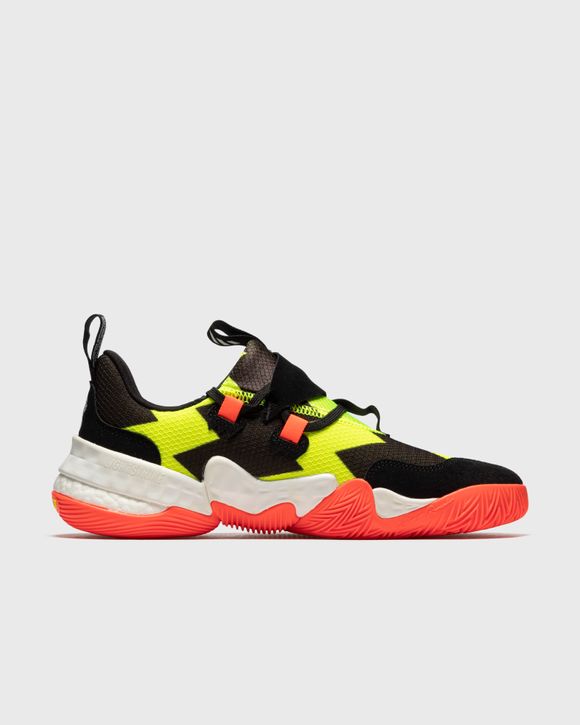 Amazon.com | adidas Trae Young 1 (GS) Basketball Shoes
