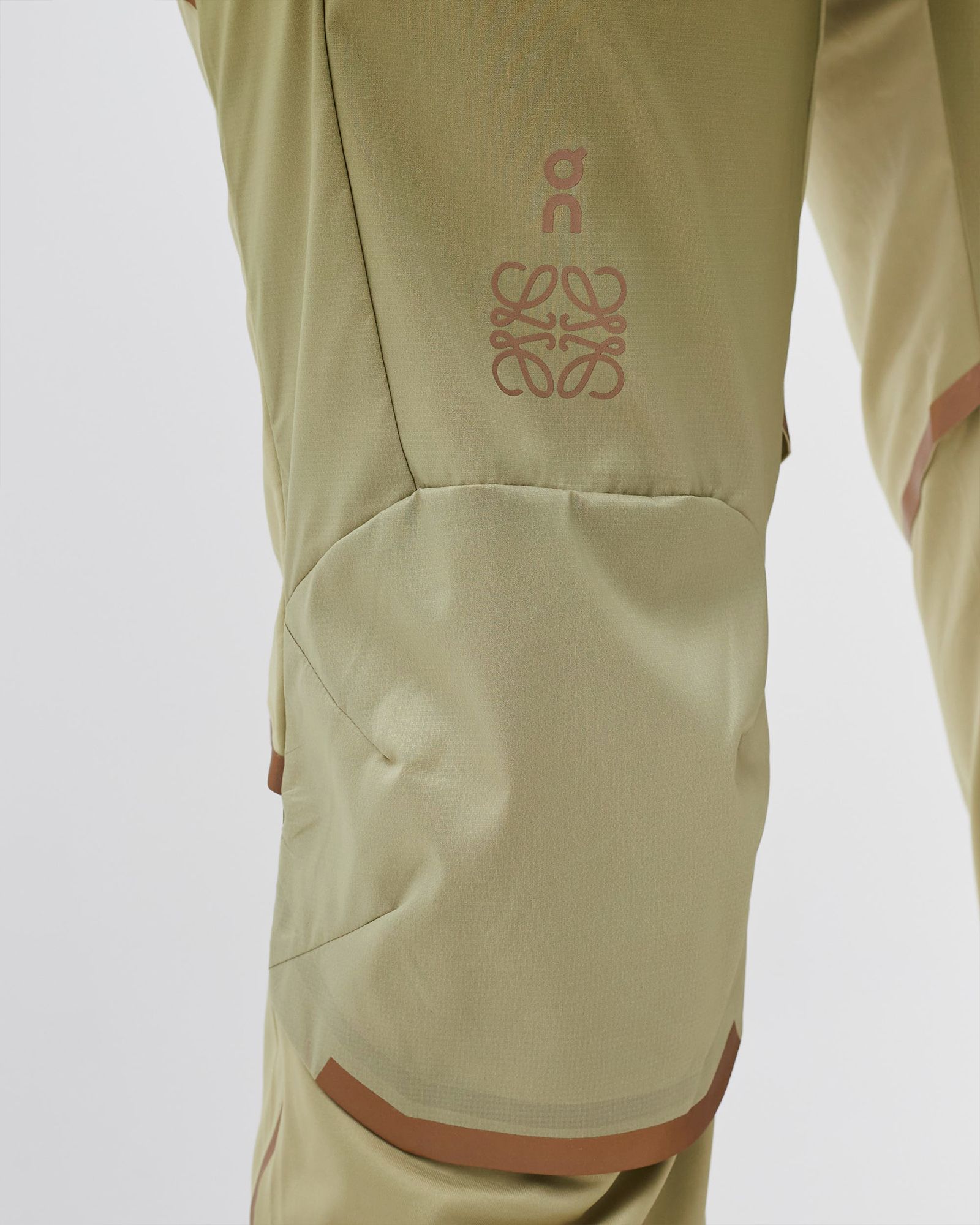 ON X LOEWE RUNNING PANTS