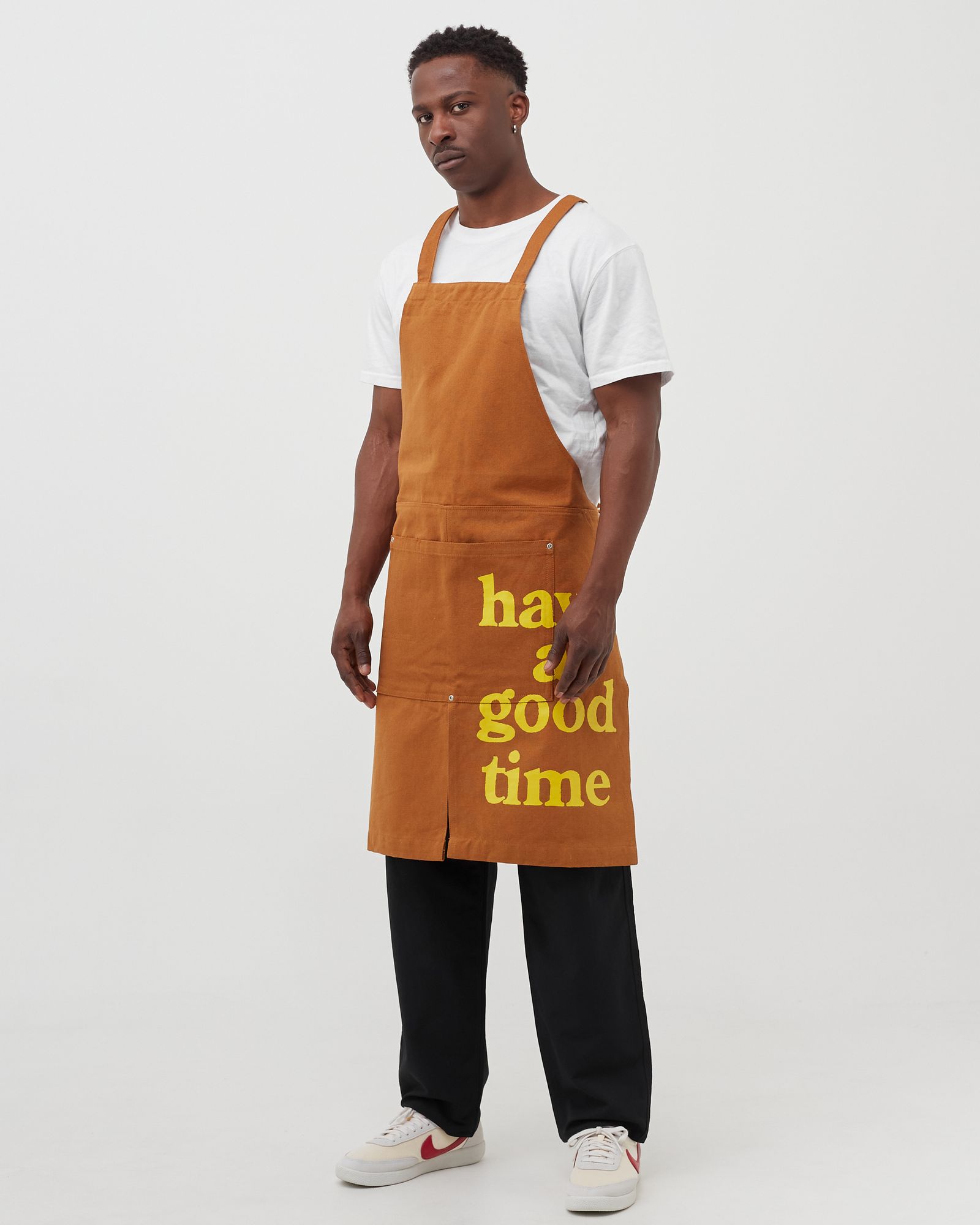 LOGO APRON