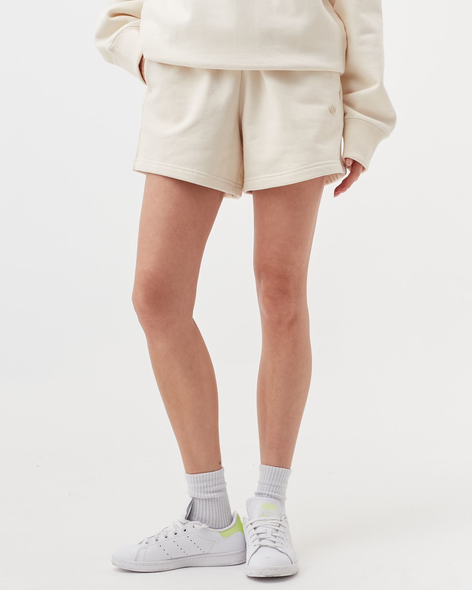 WMNS ADICOLOR FRENCH TERRY NO-DYE SHORTS
