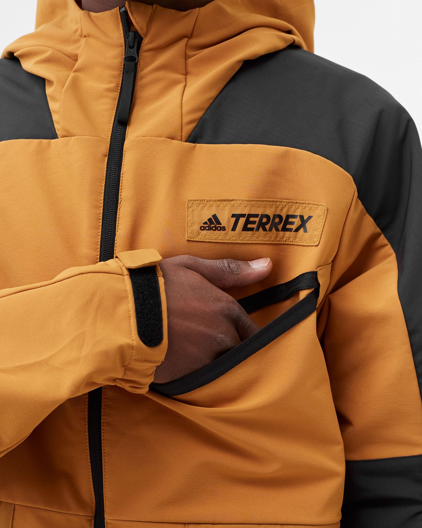 UTL SOFTSHELL JACKET