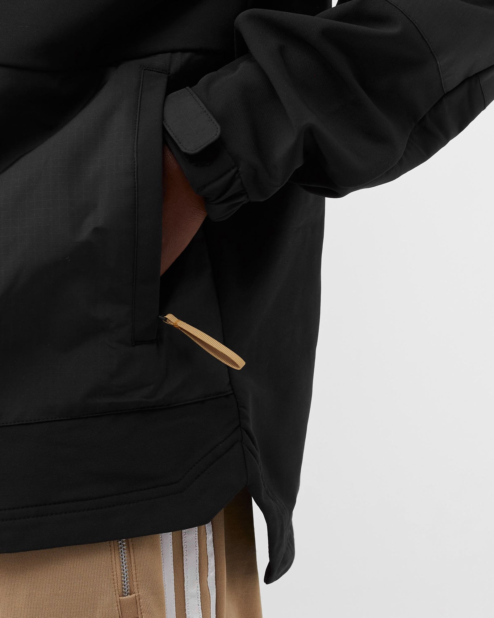 UTL SOFTSHELL JACKET