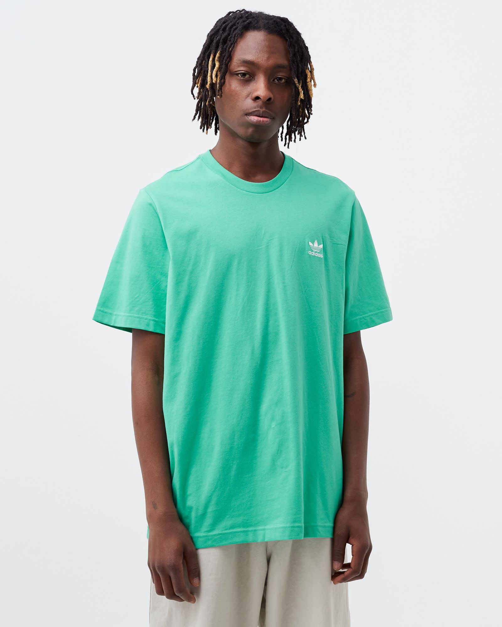 ESSENTIAL TEE