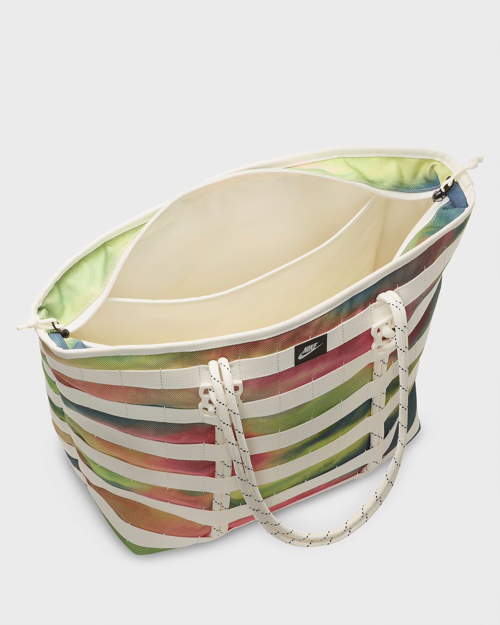 WMNS Artist Collection RPM Tote (26L)