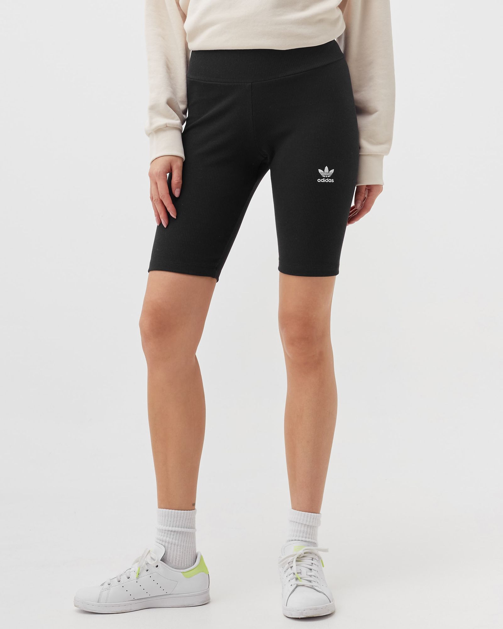 WMNS ADICOLOR ESSENTIALS SHORTS