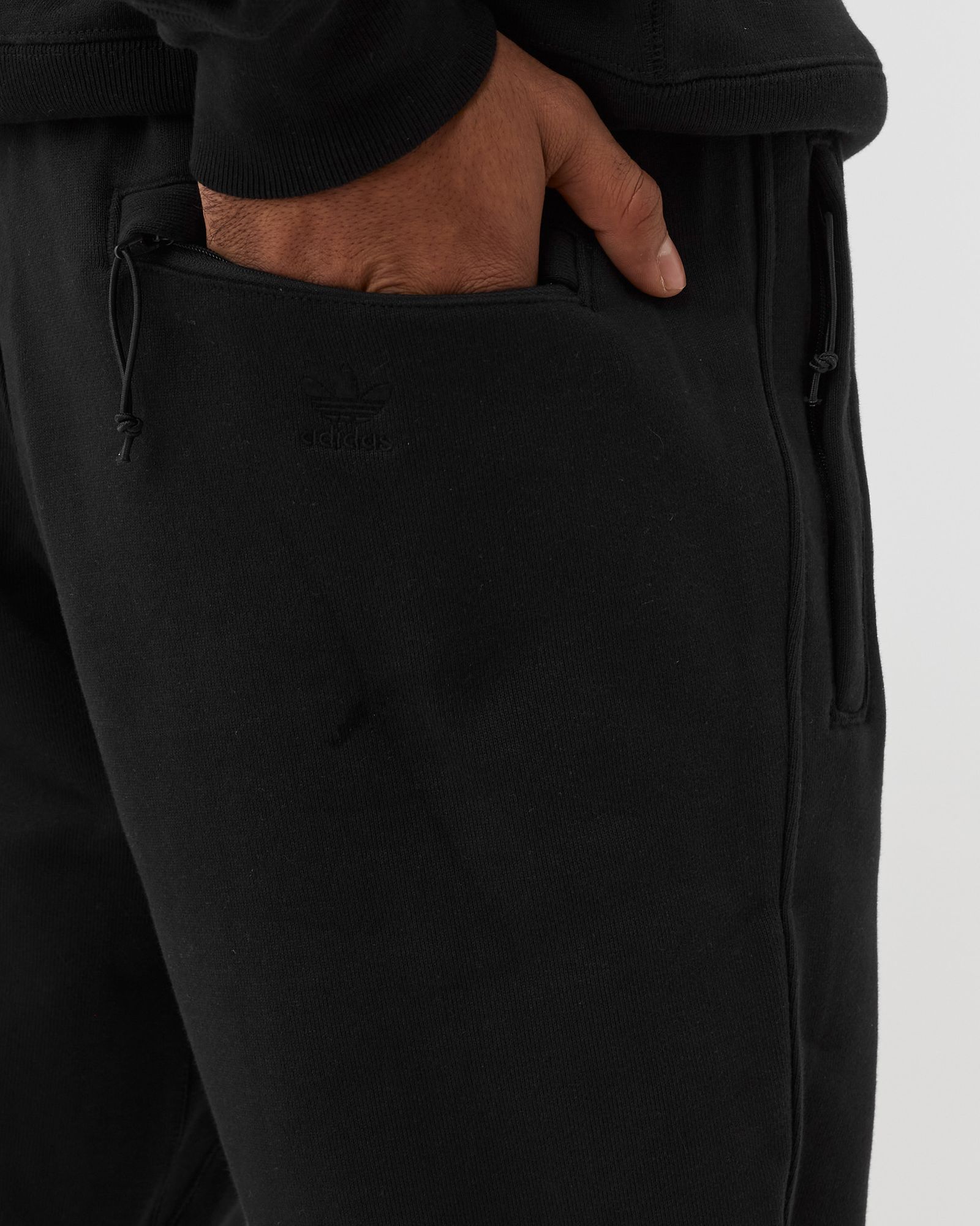 ADIDAS X PHARRELL WILLIAMS BASICS SWEATPANTS