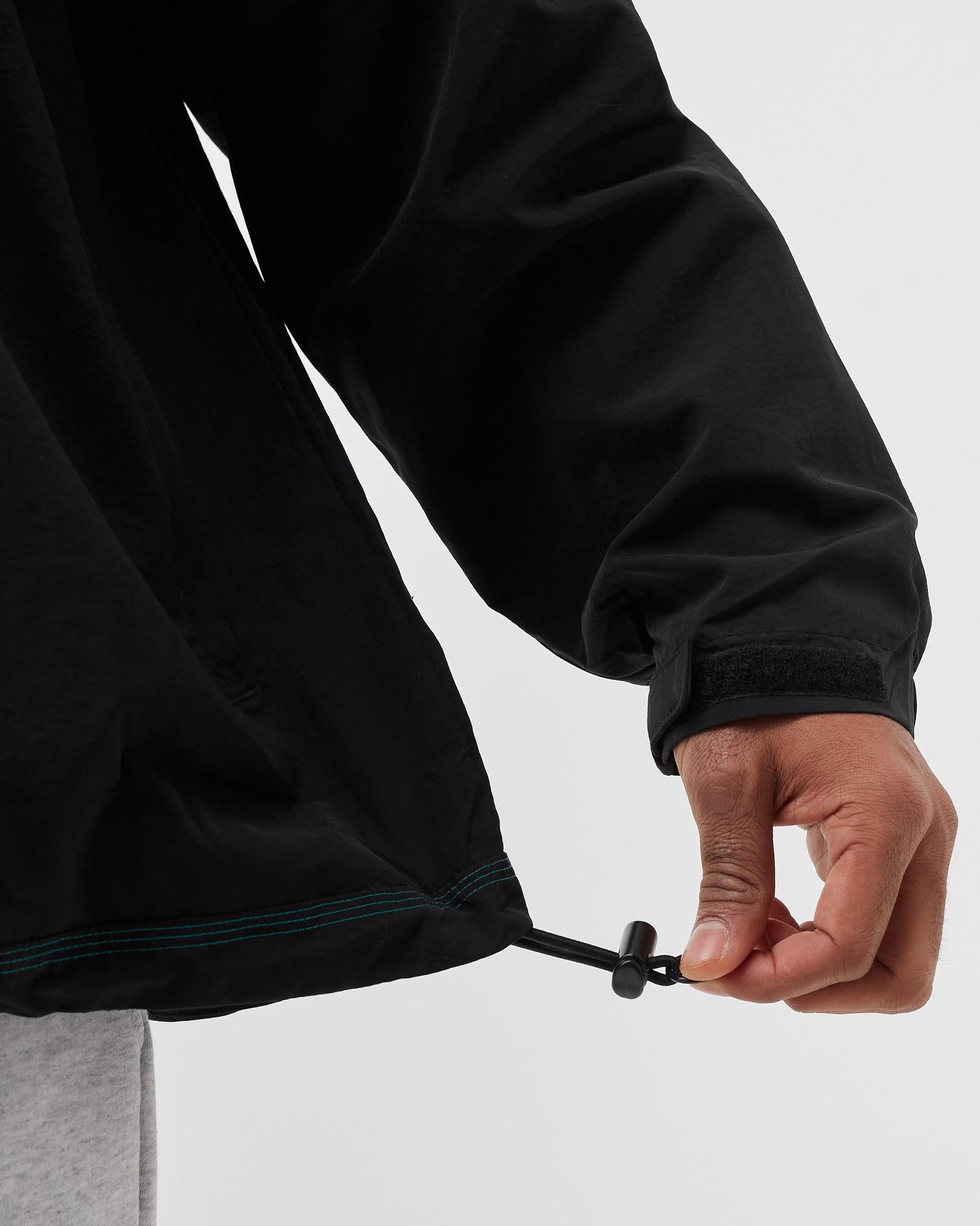EQT LOGO WINDBREAKER
