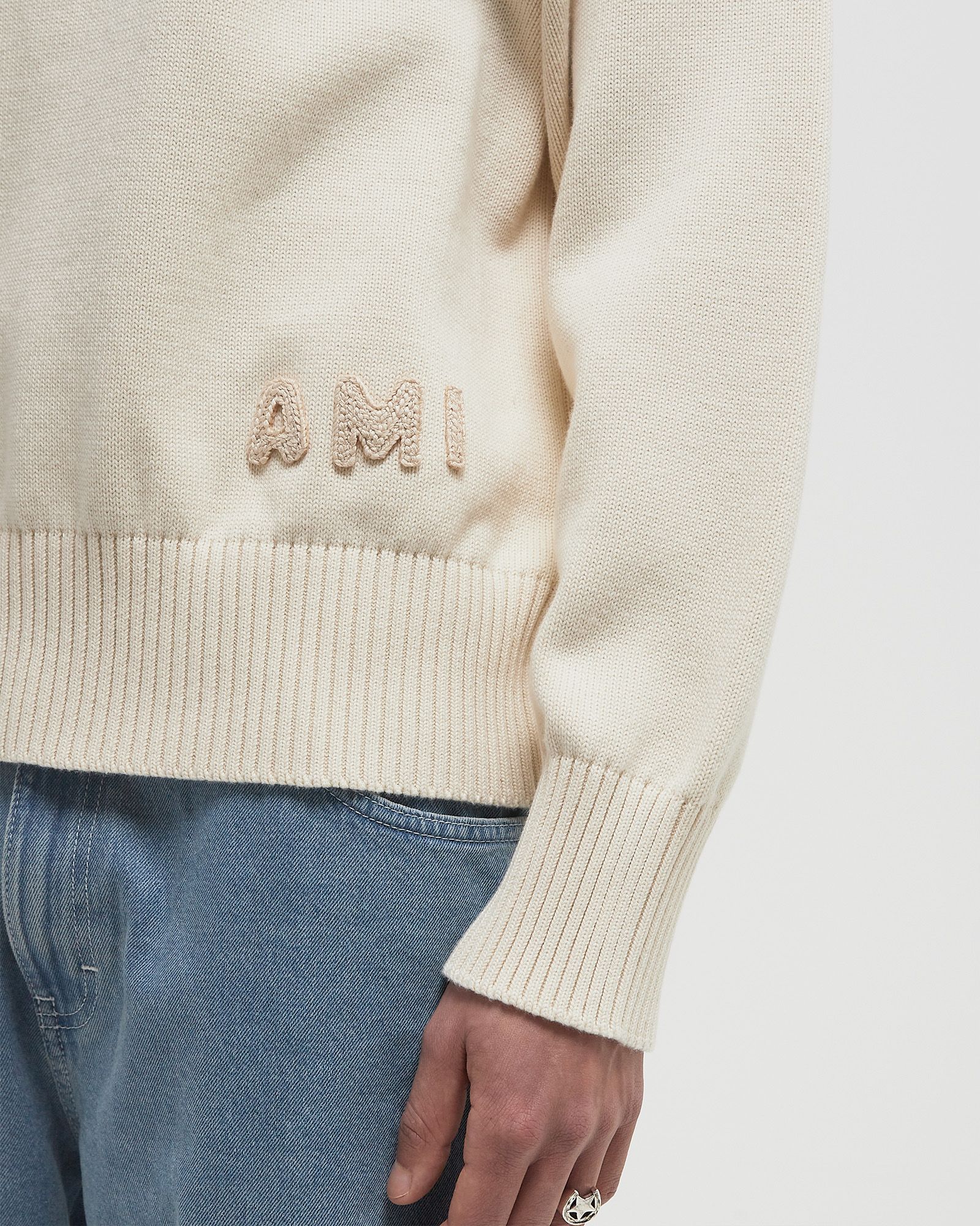 AMI CREWNECK SWEATER