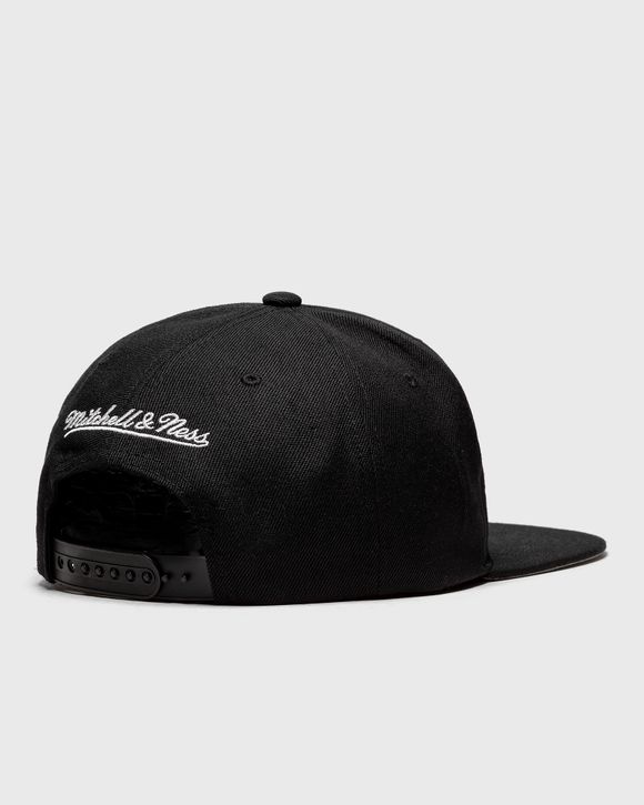 RAIDERS Mitchell & Ness Snapback Cap, Men's Fashion, Watches