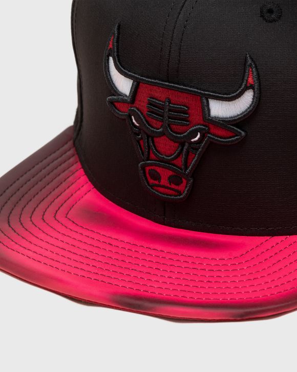 Mitchell & Ness Chicago Bulls Pink Moon Snapback Hat Black