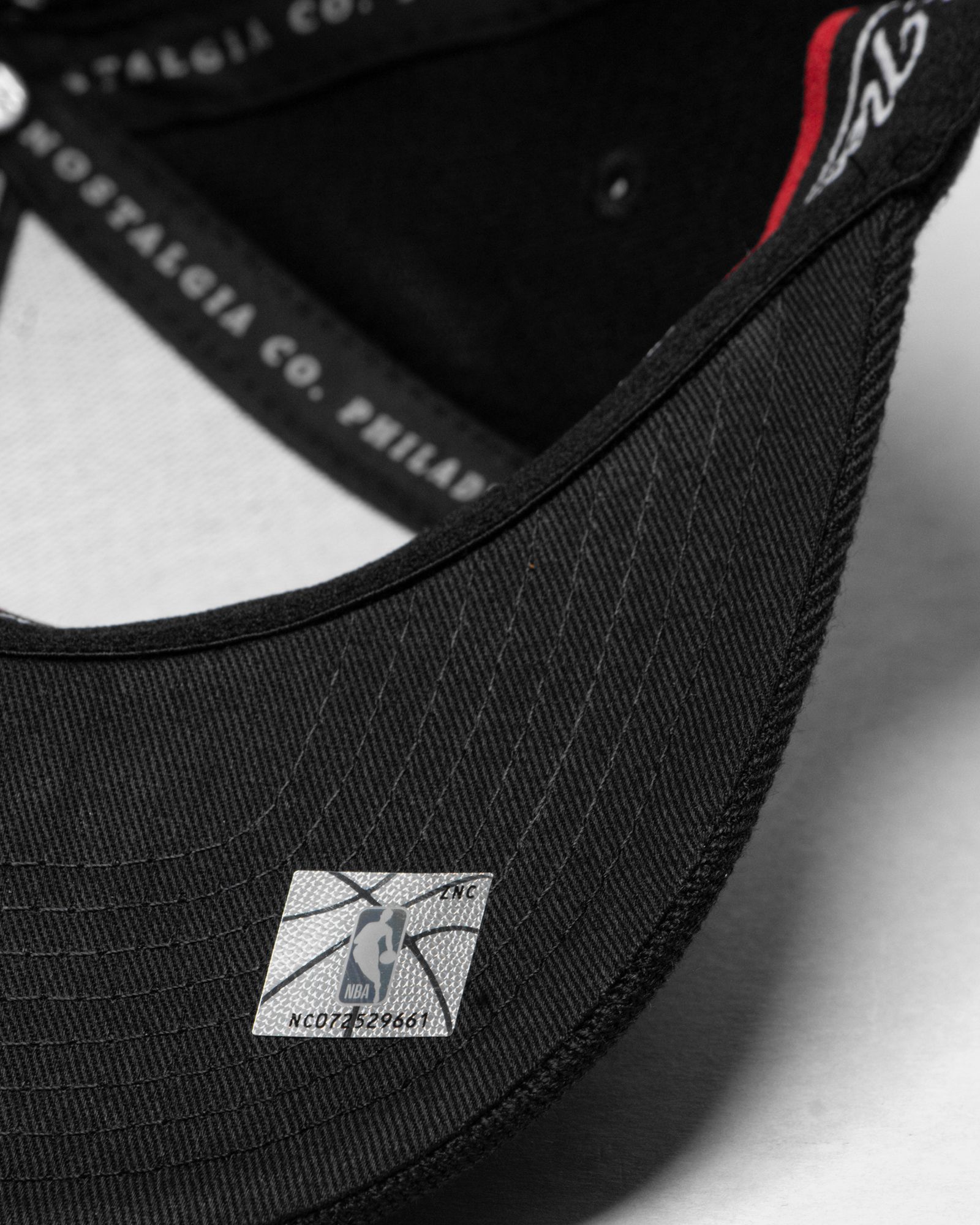 Blk/Blk Logo Classic Red