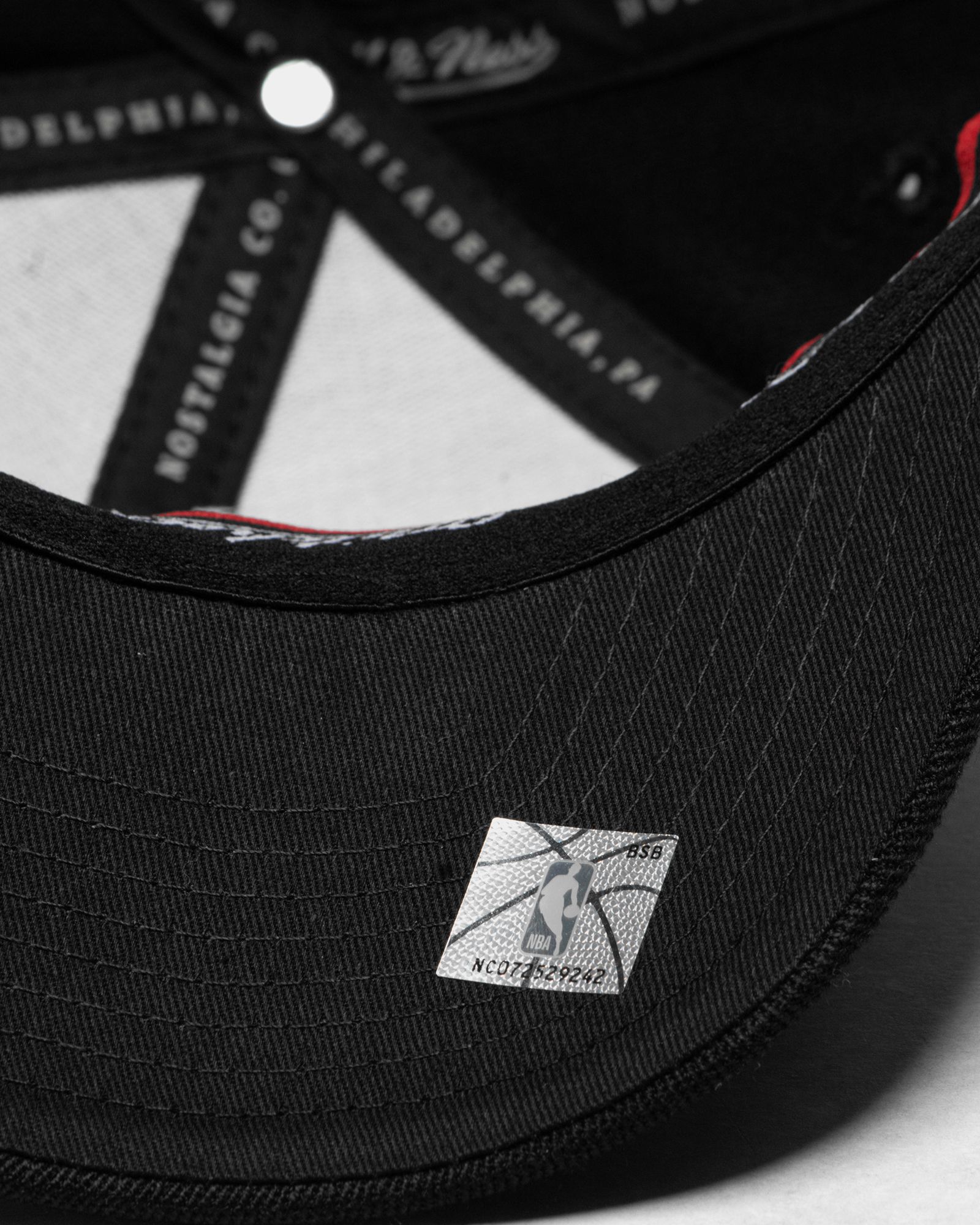 Blk/Blk Logo Classic Red