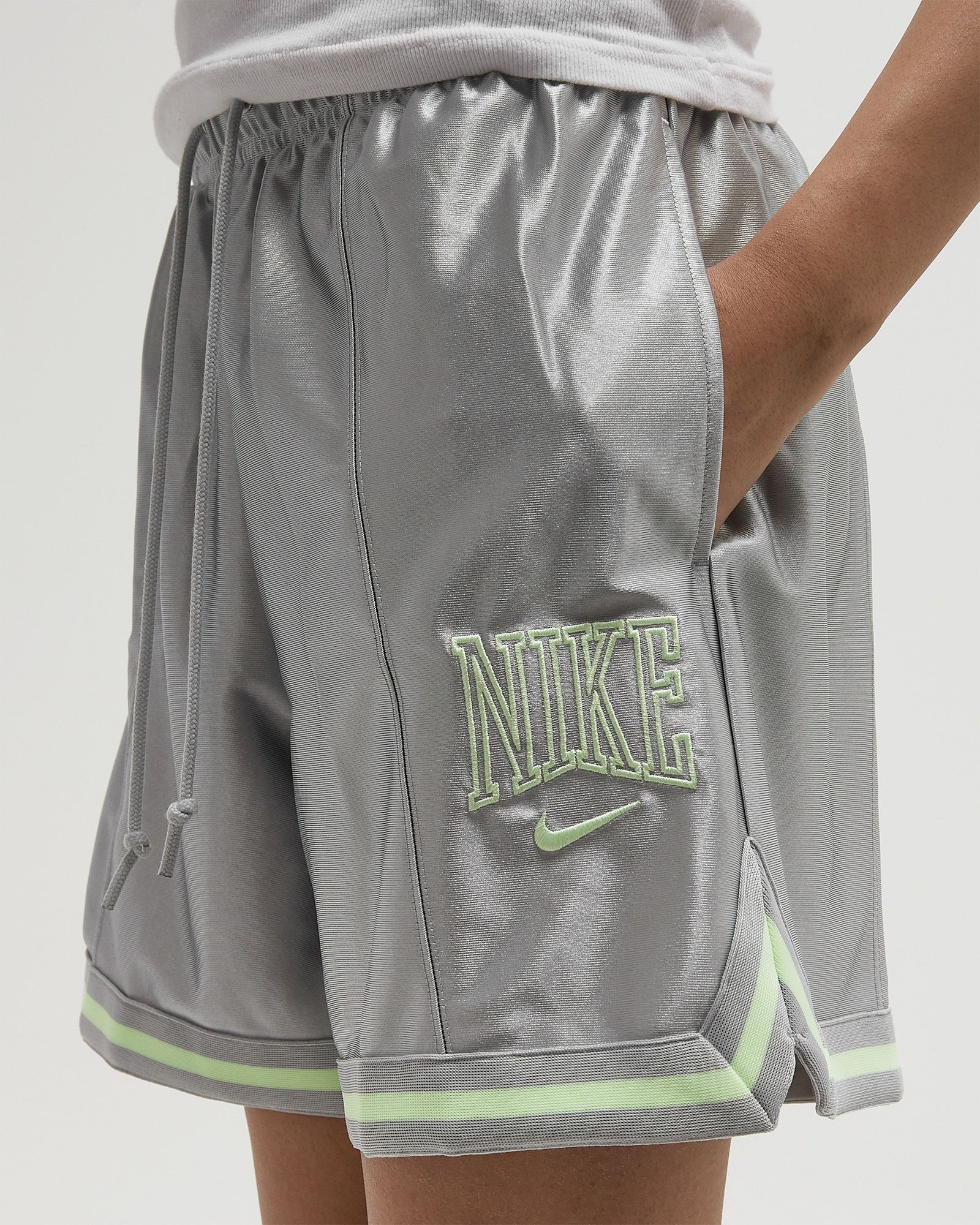 WMNS STREET 6 SATIN GX SHRT