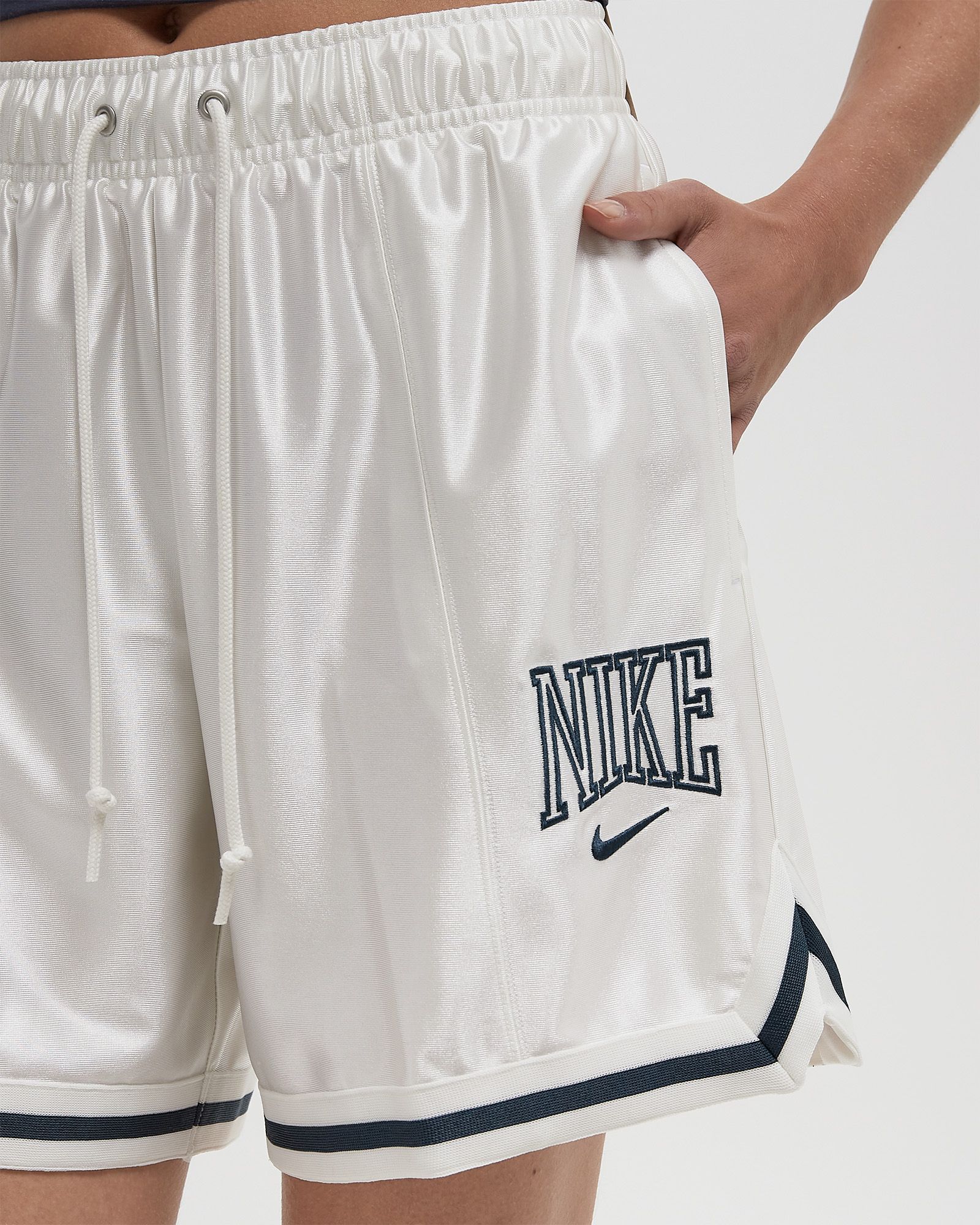 WMNS STREET 6 SATIN GX SHRT