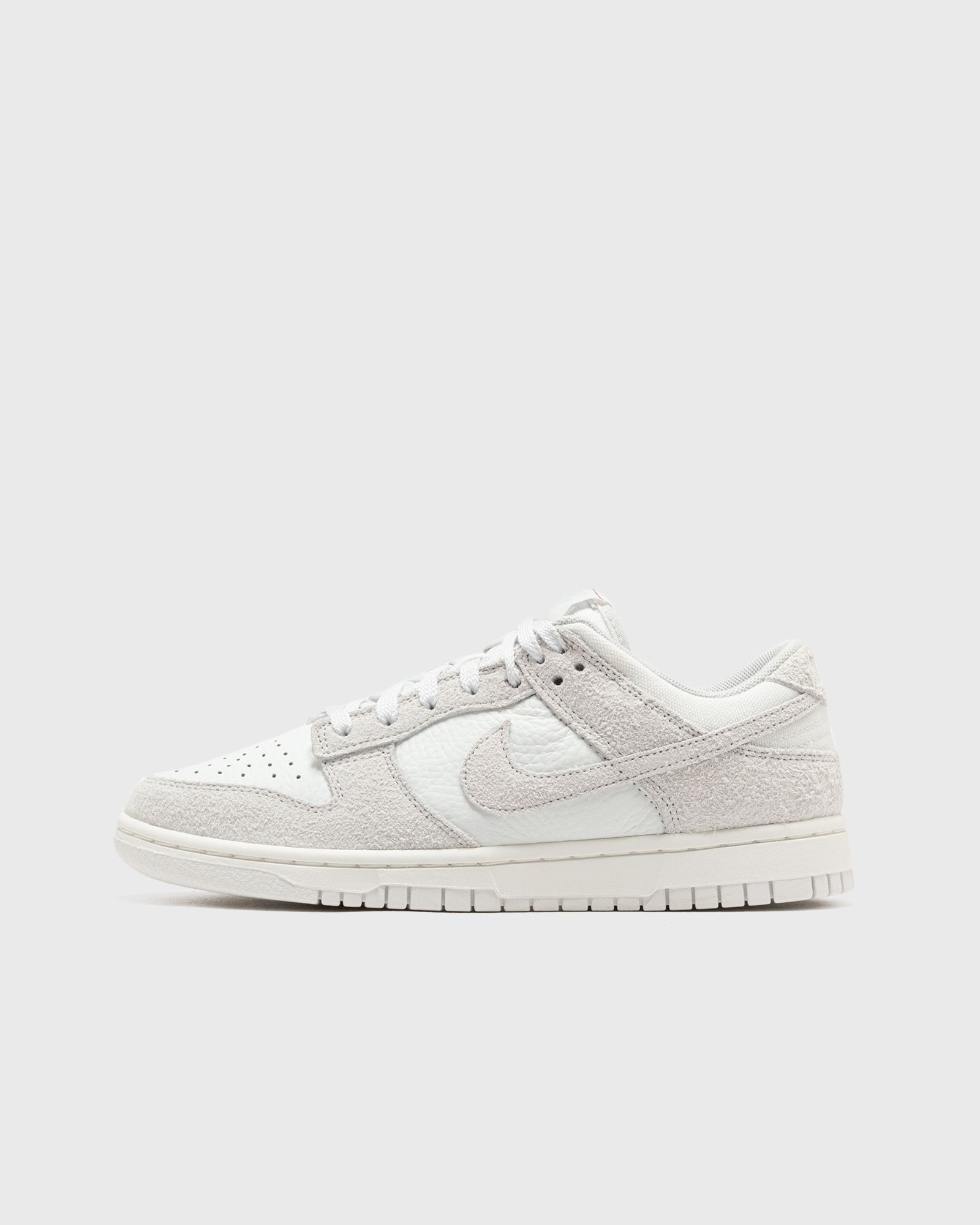 WMNS DUNK LOW