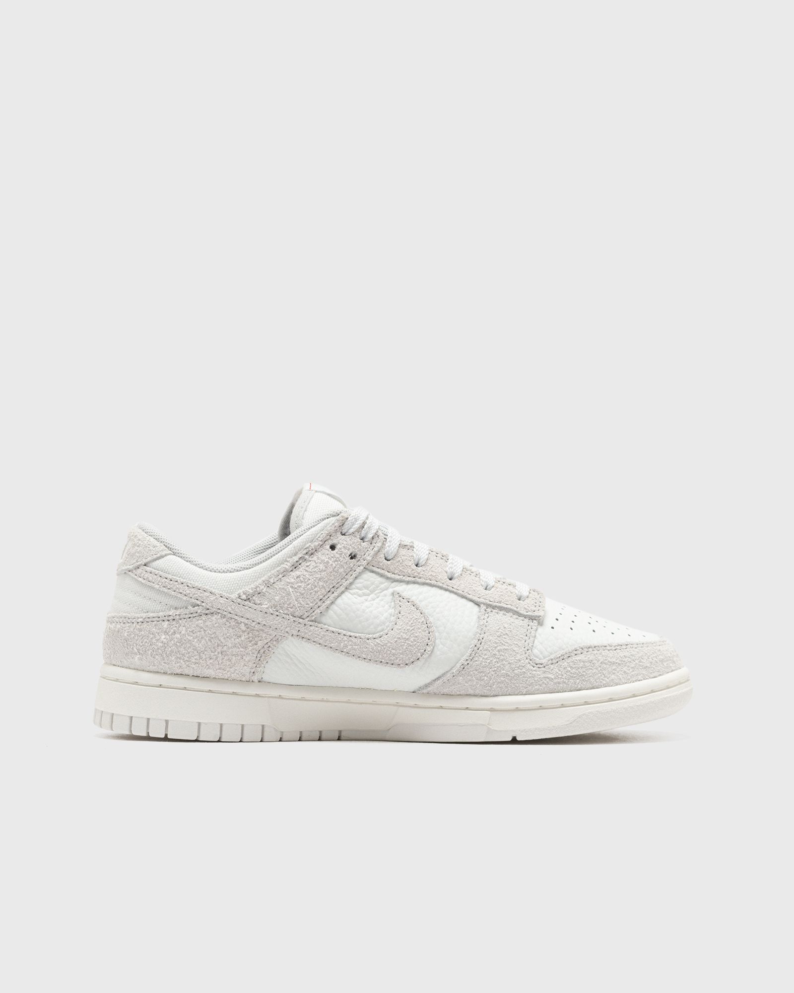 WMNS DUNK LOW