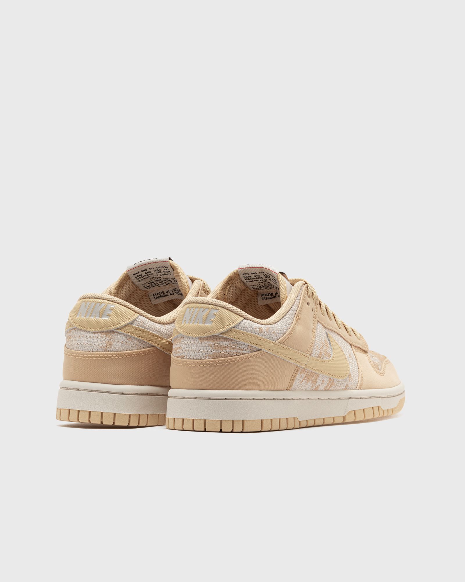 WMNS DUNK LOW