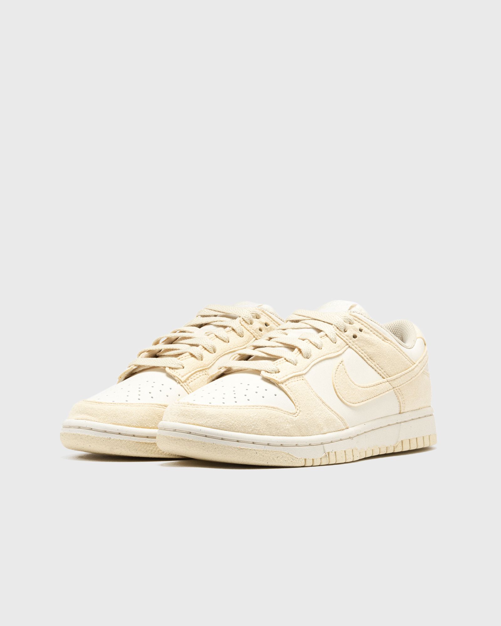 WMNS DUNK LOW