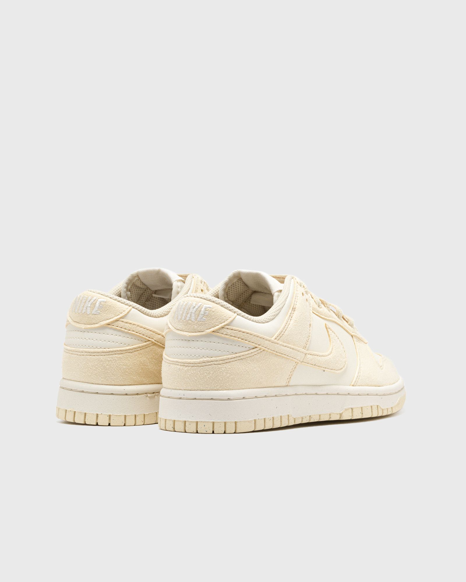 WMNS DUNK LOW