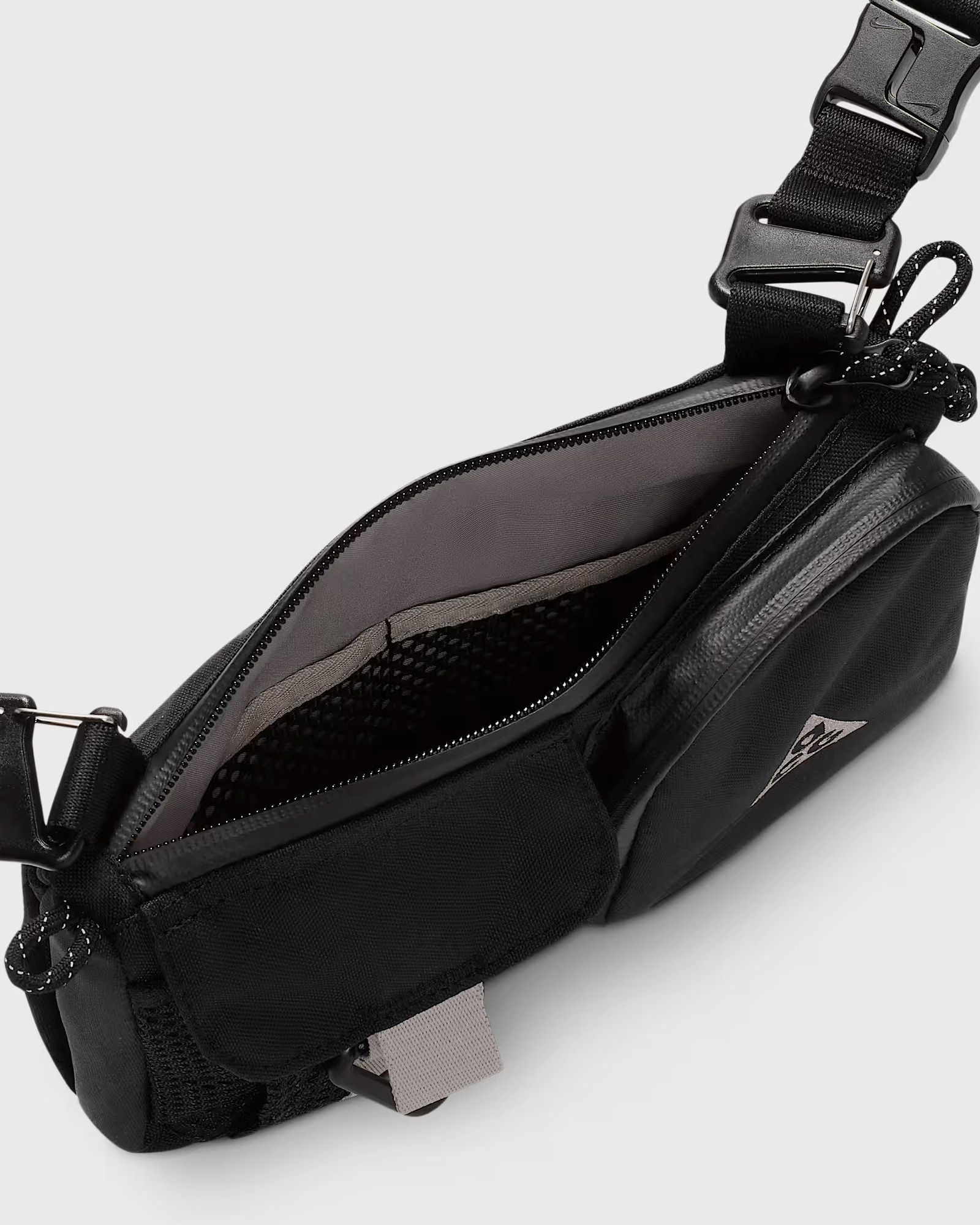 ACG DAYMAX CROSSBODY