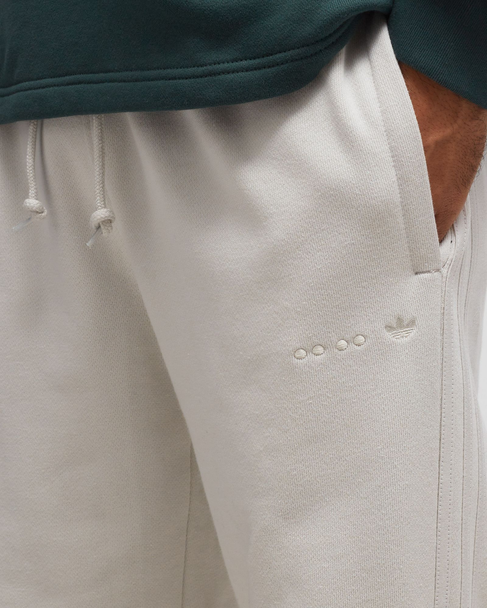 ESSENTIALS LOGO SWEATPANTS