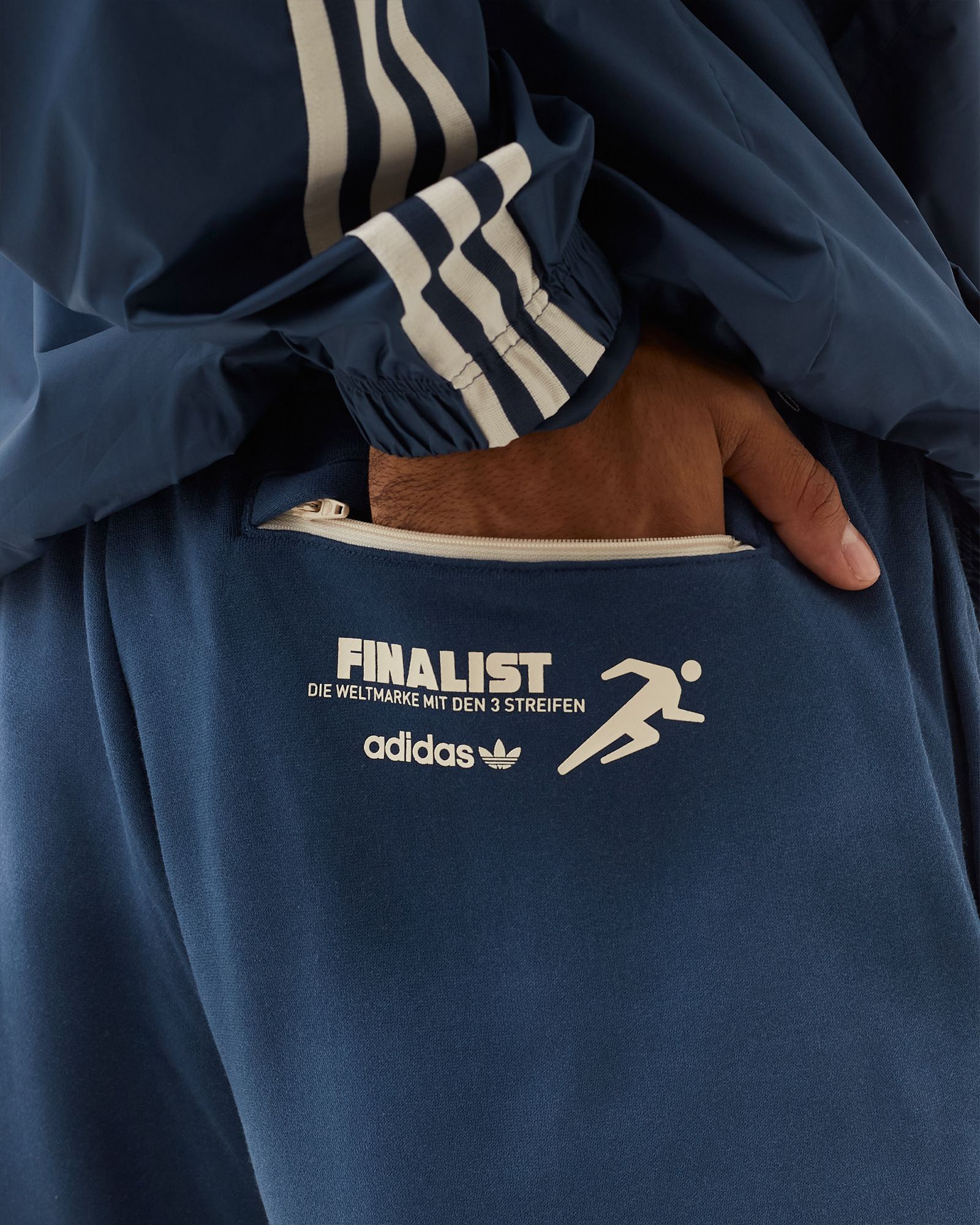 GRAPHICS MELLOW RIDE CLUB SWEATPANT