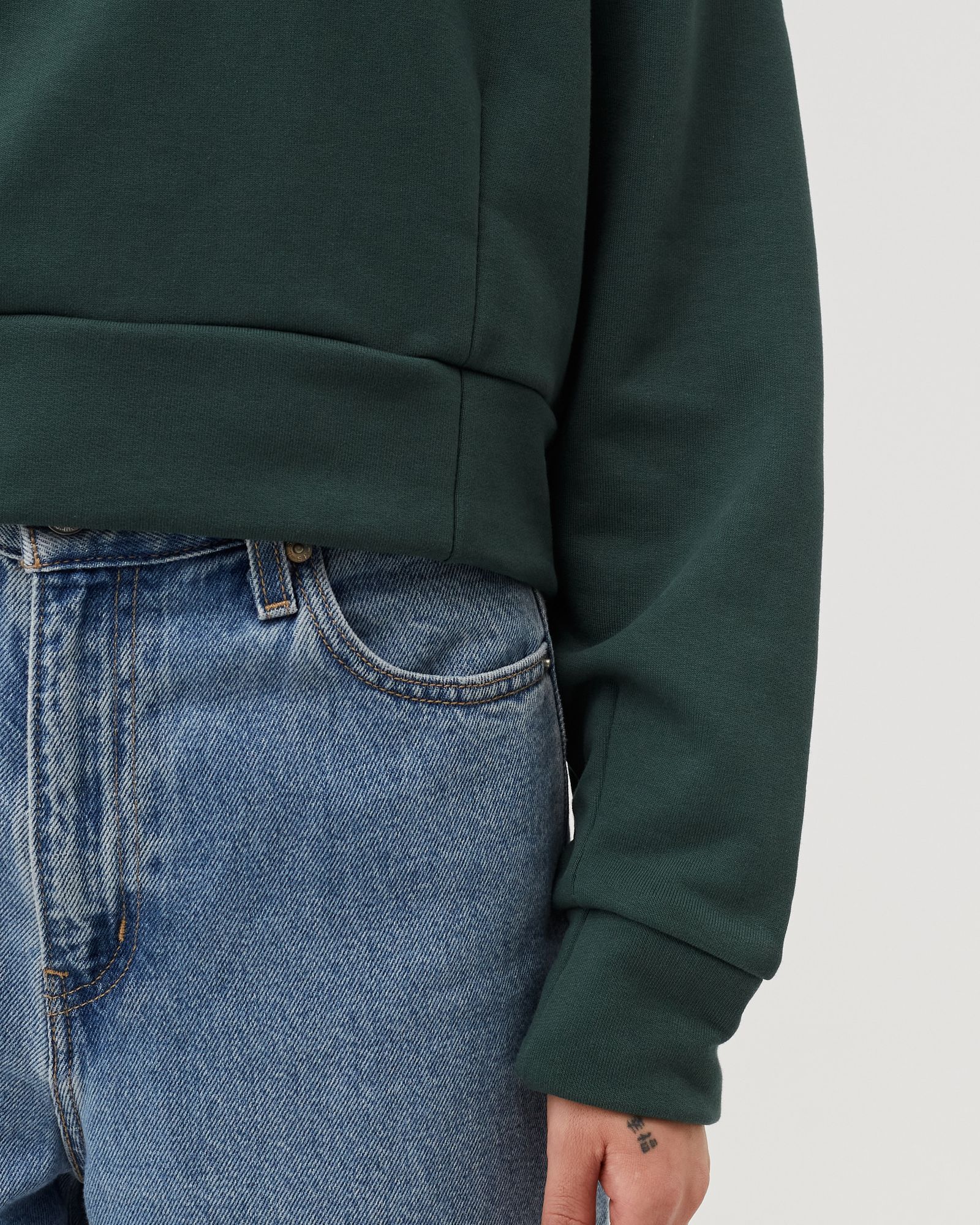 CONTEMPO HIGH NECK SWEATSHIRT