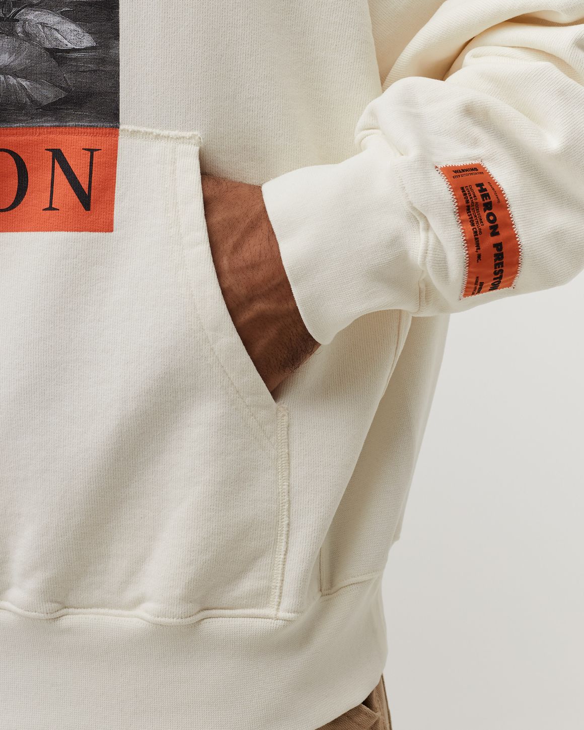 Heron PrestonヘロンプレストンHeron BW Logo Hoodieトレーナー Heron Preston NF HERON BW HOODIE White | BSTN Store