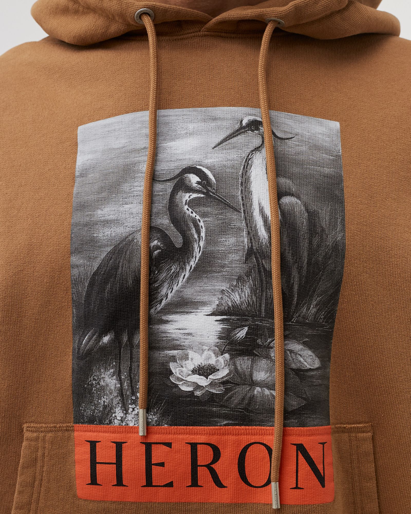 HERON BW HOODIE 