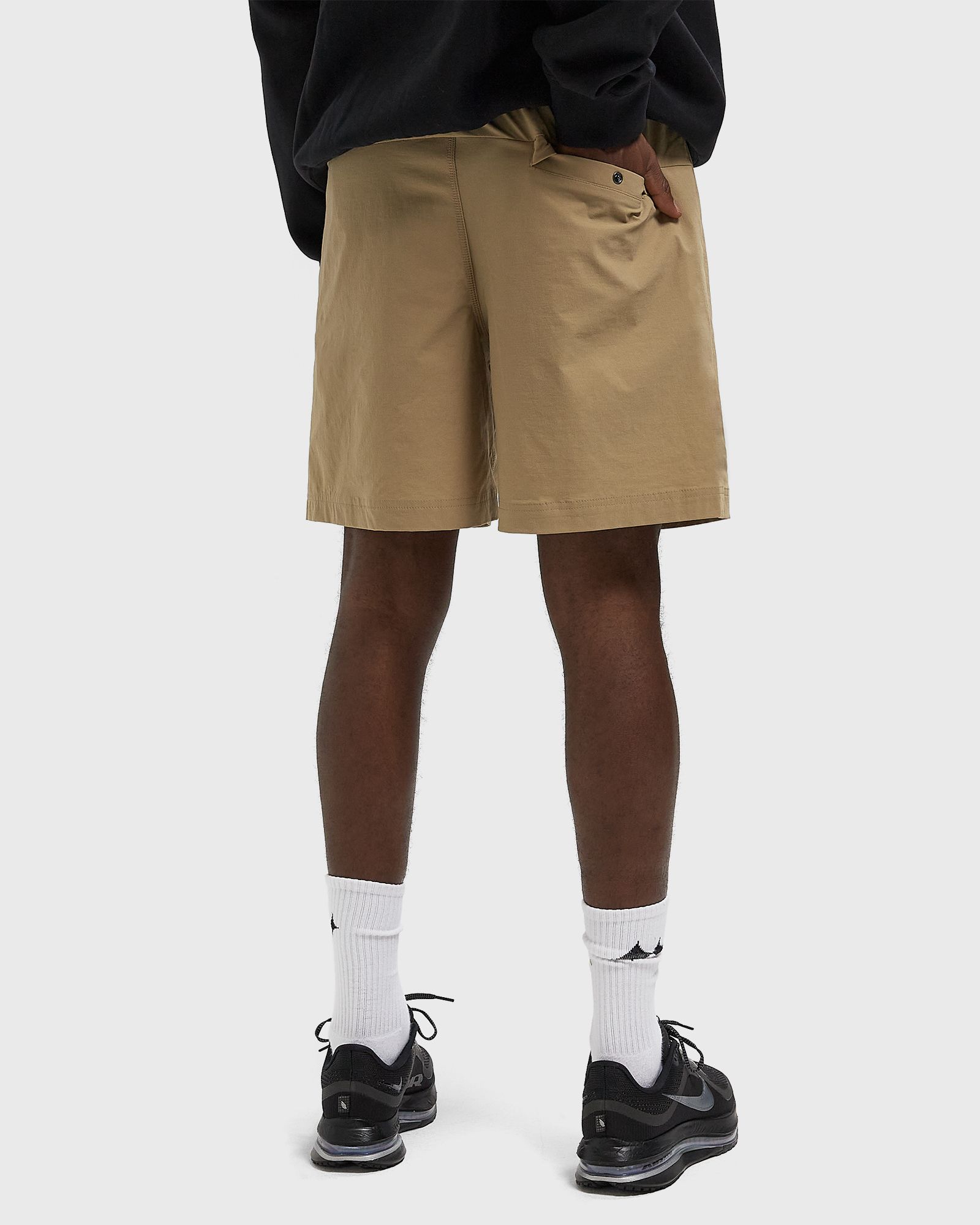 TECH WOVEN SHORT