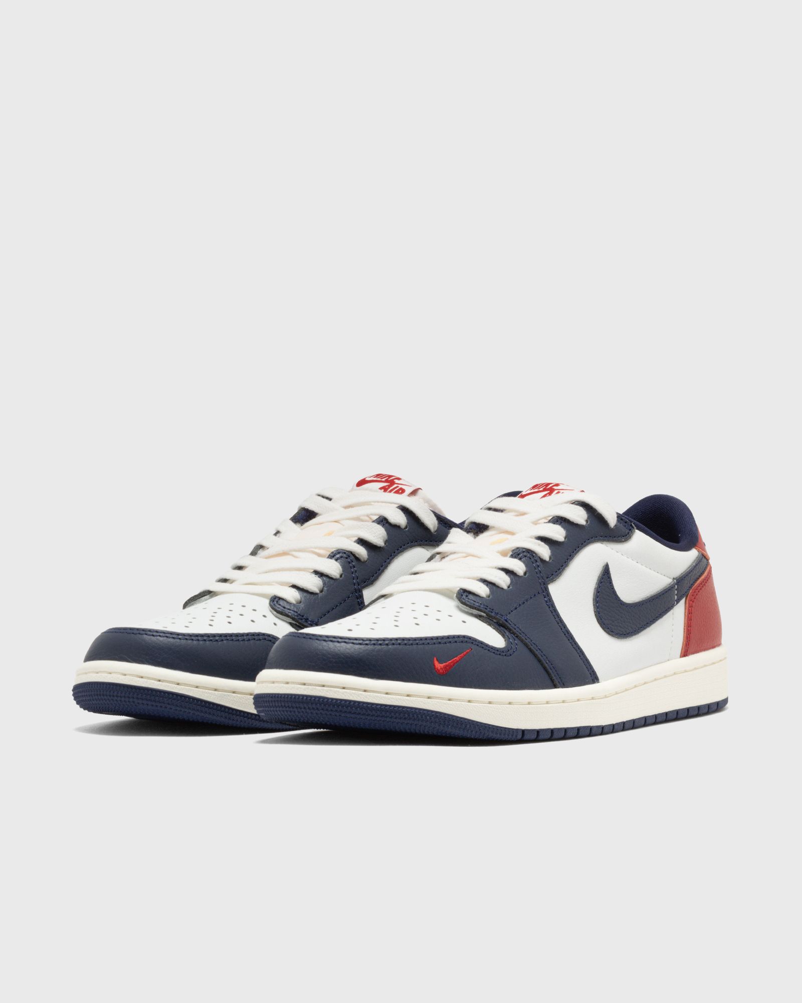 AIR JORDAN 1 RETRO LOW OG "Gym Red and Midnight Navy"