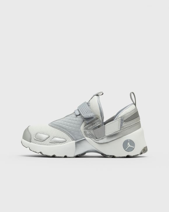 WMNS TRUNNER LX