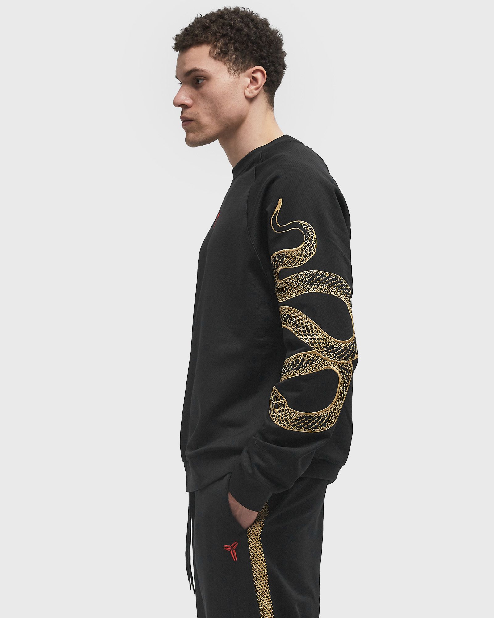 コービー kobe マンバ Therma-fit クルーネック XL Nike Kobe Year Of The Mamba Therma-Fit L/S Crewneck Black